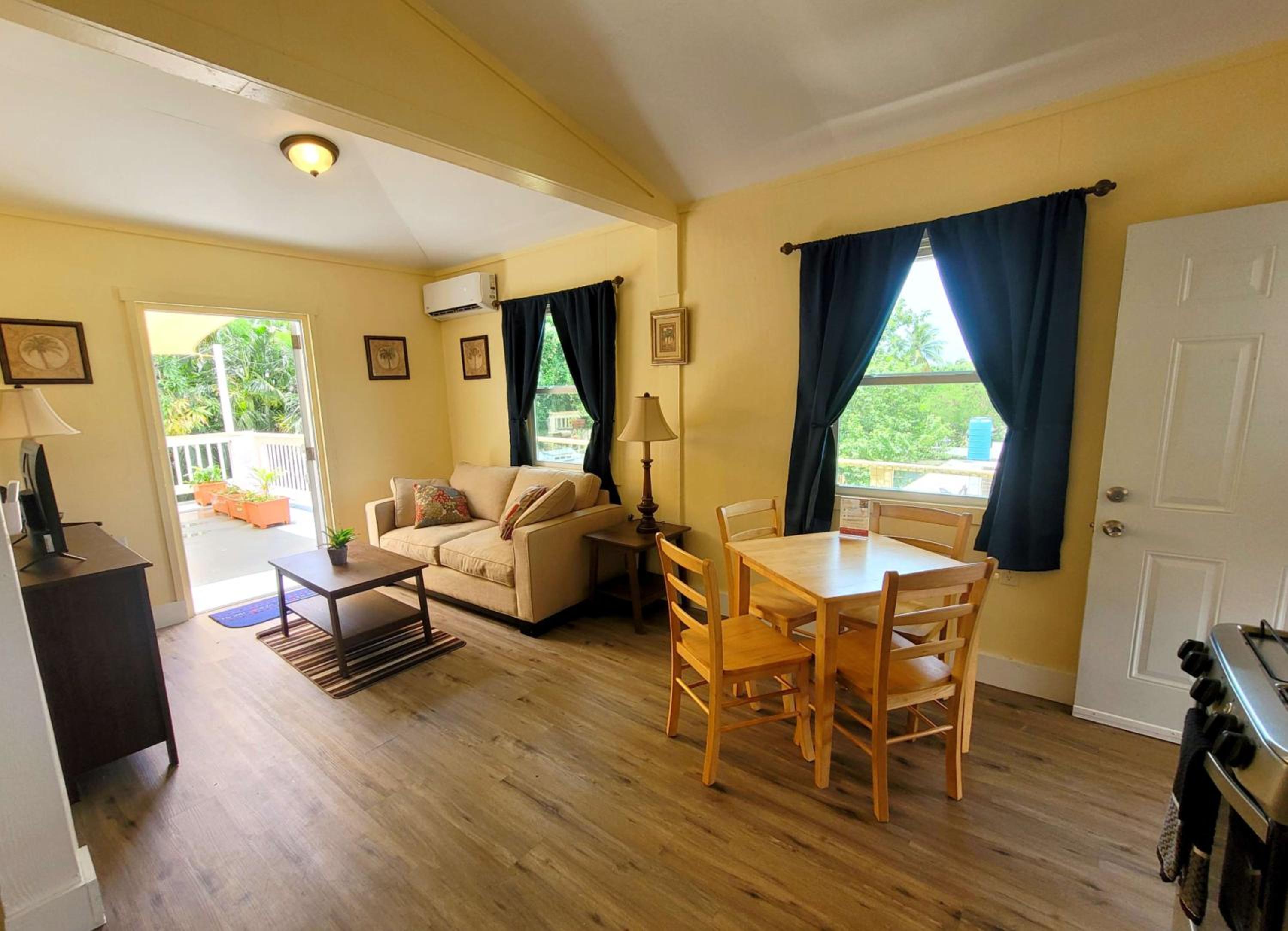 One-Bedroom Apartment with Terrace photo 1