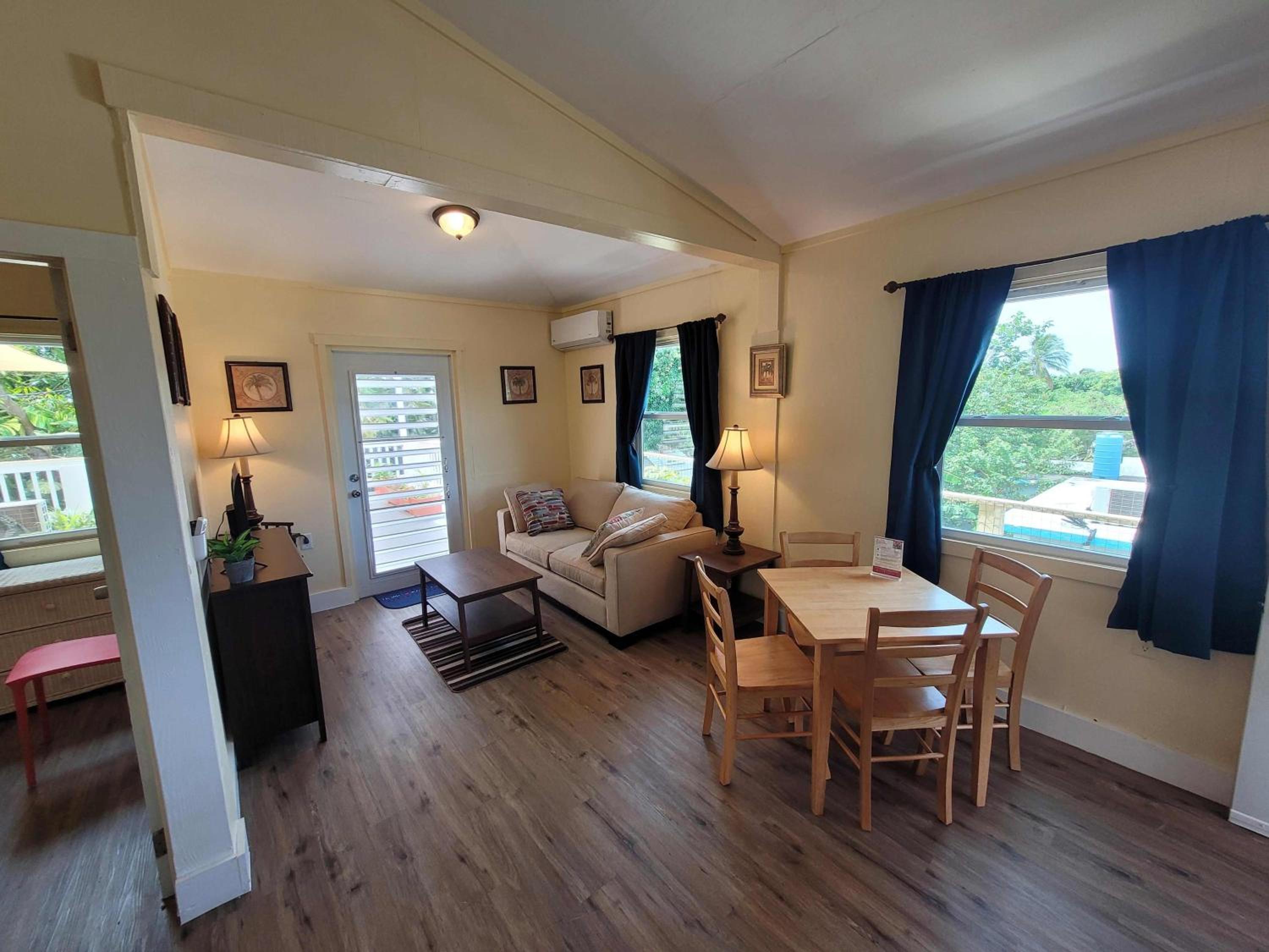 One-Bedroom Apartment with Terrace photo 2