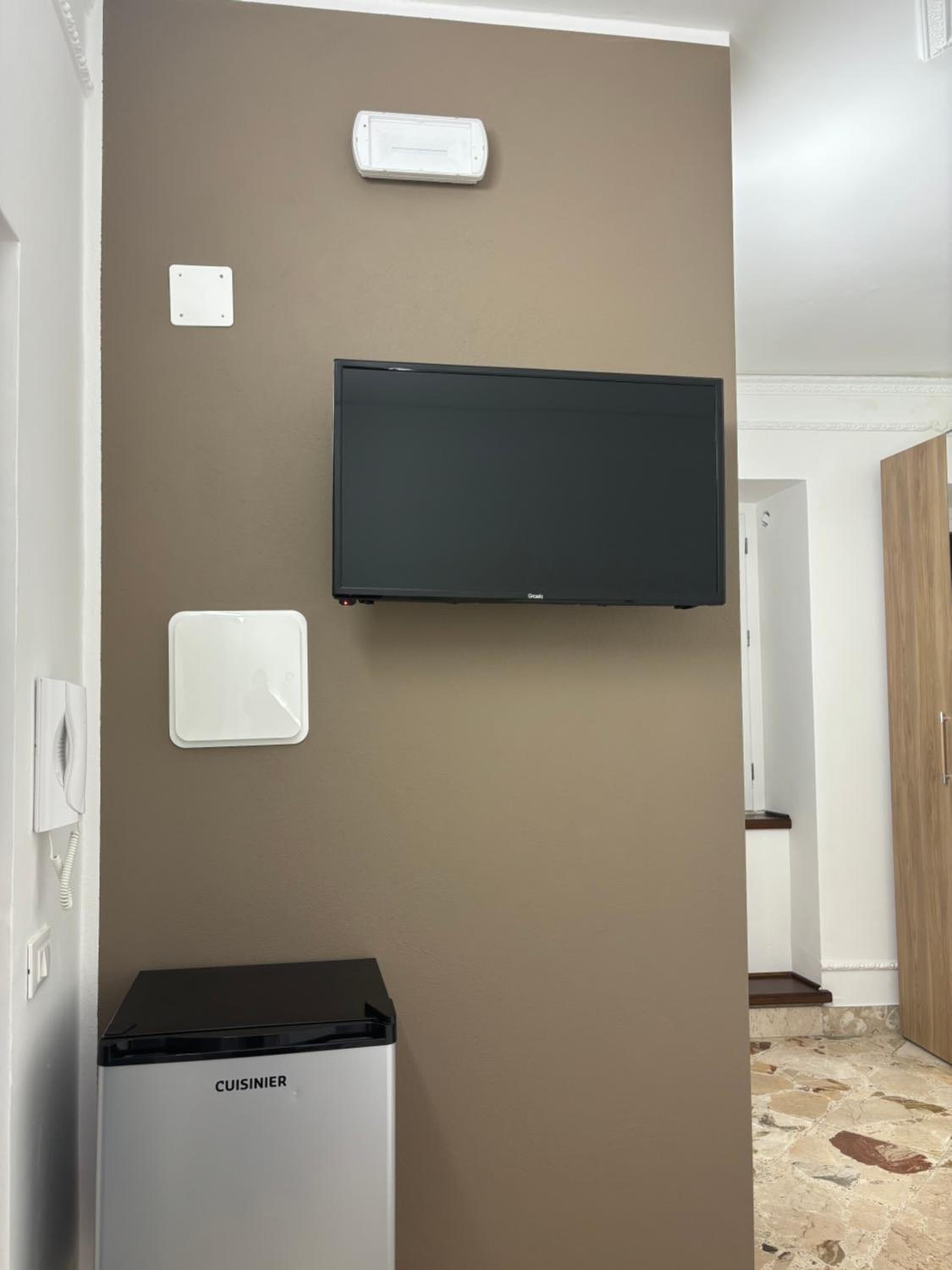 Double Room with Private Bathroom photo 2