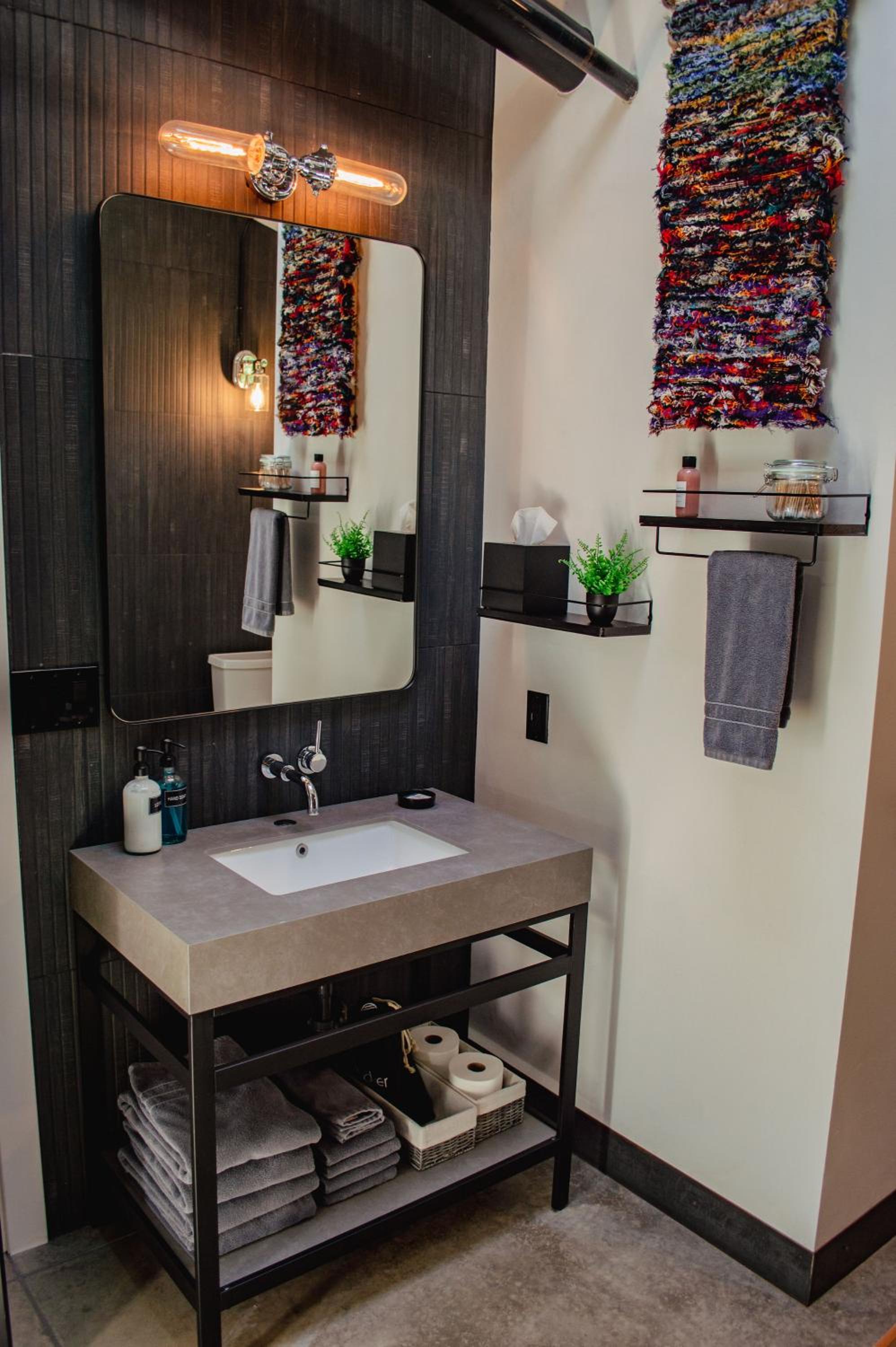 One-Bedroom House - Photo 10