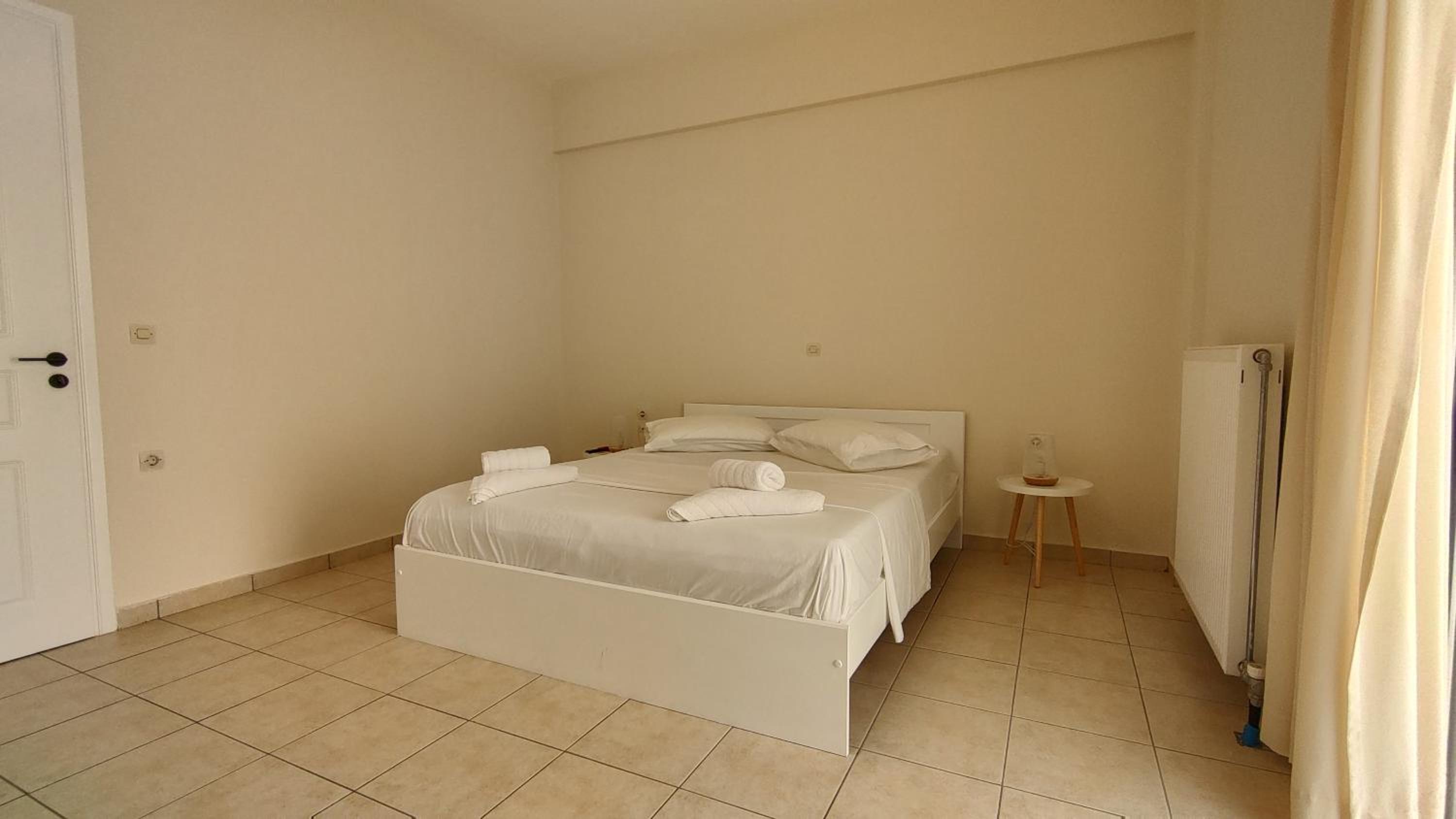 One-Bedroom Apartment photo 3