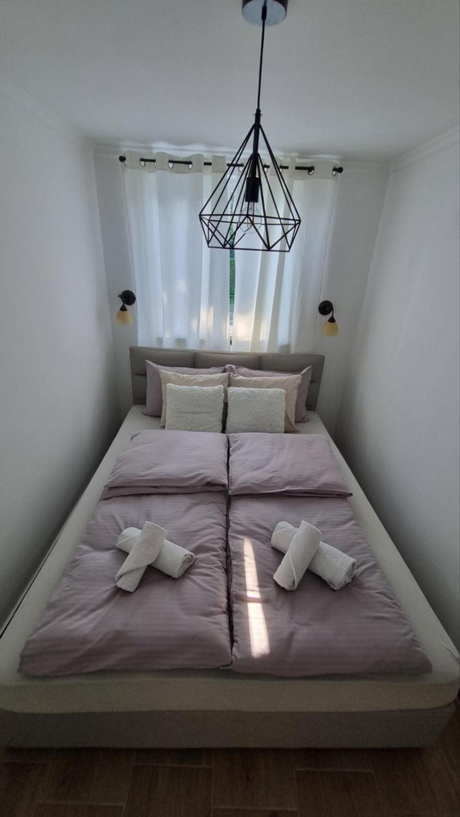 One-Bedroom Apartment photo 3