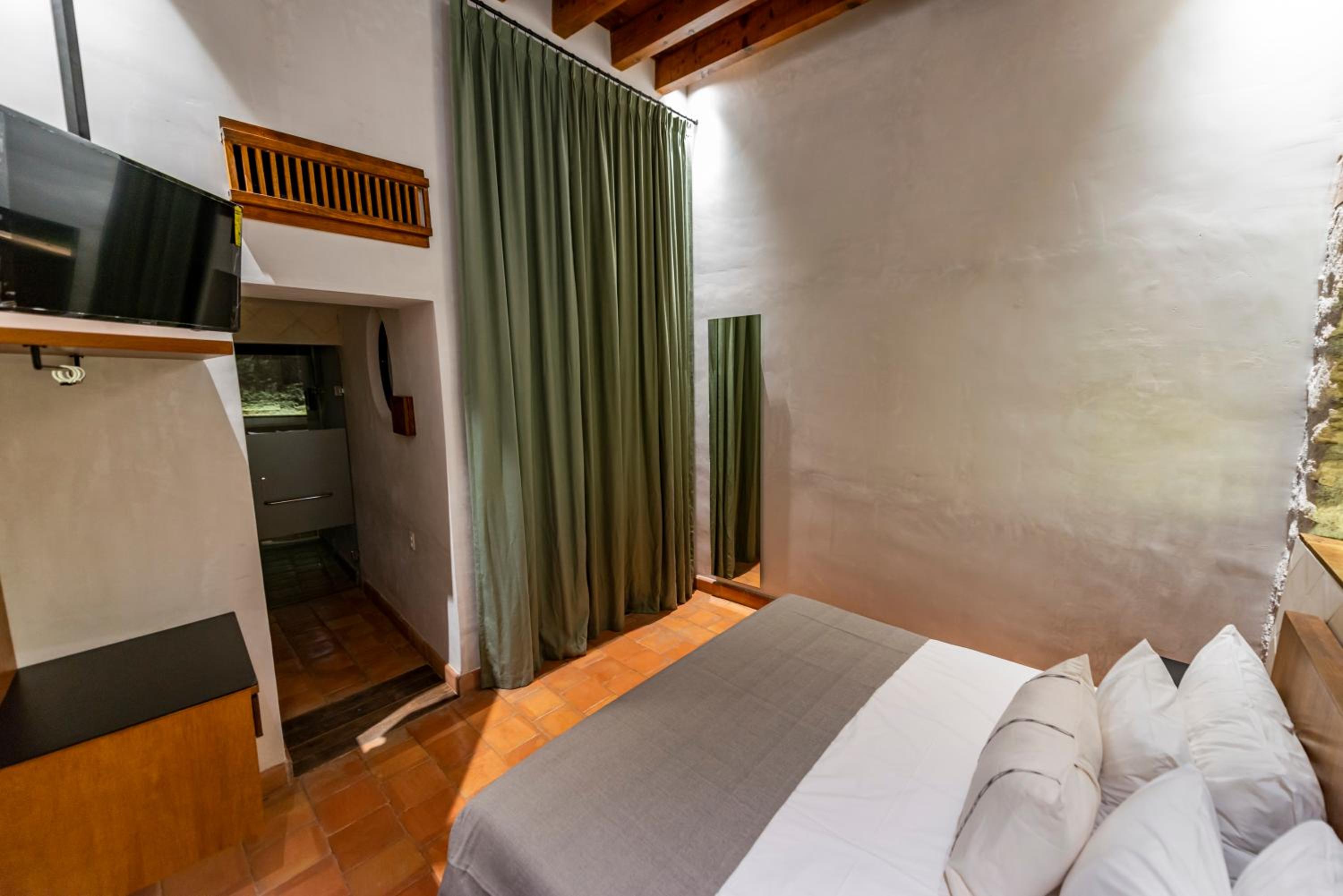Superior King Suite