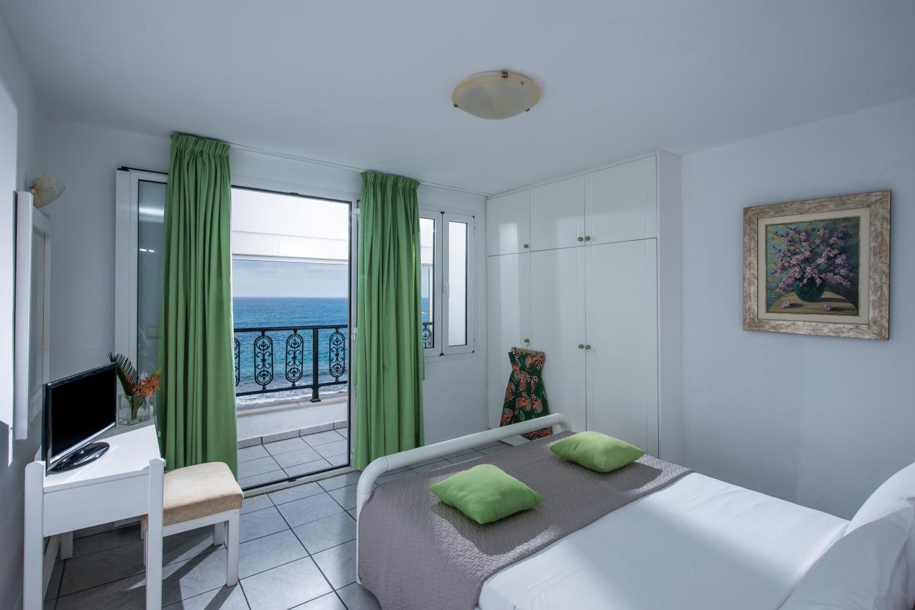 Studio with Sea View - Photo 1