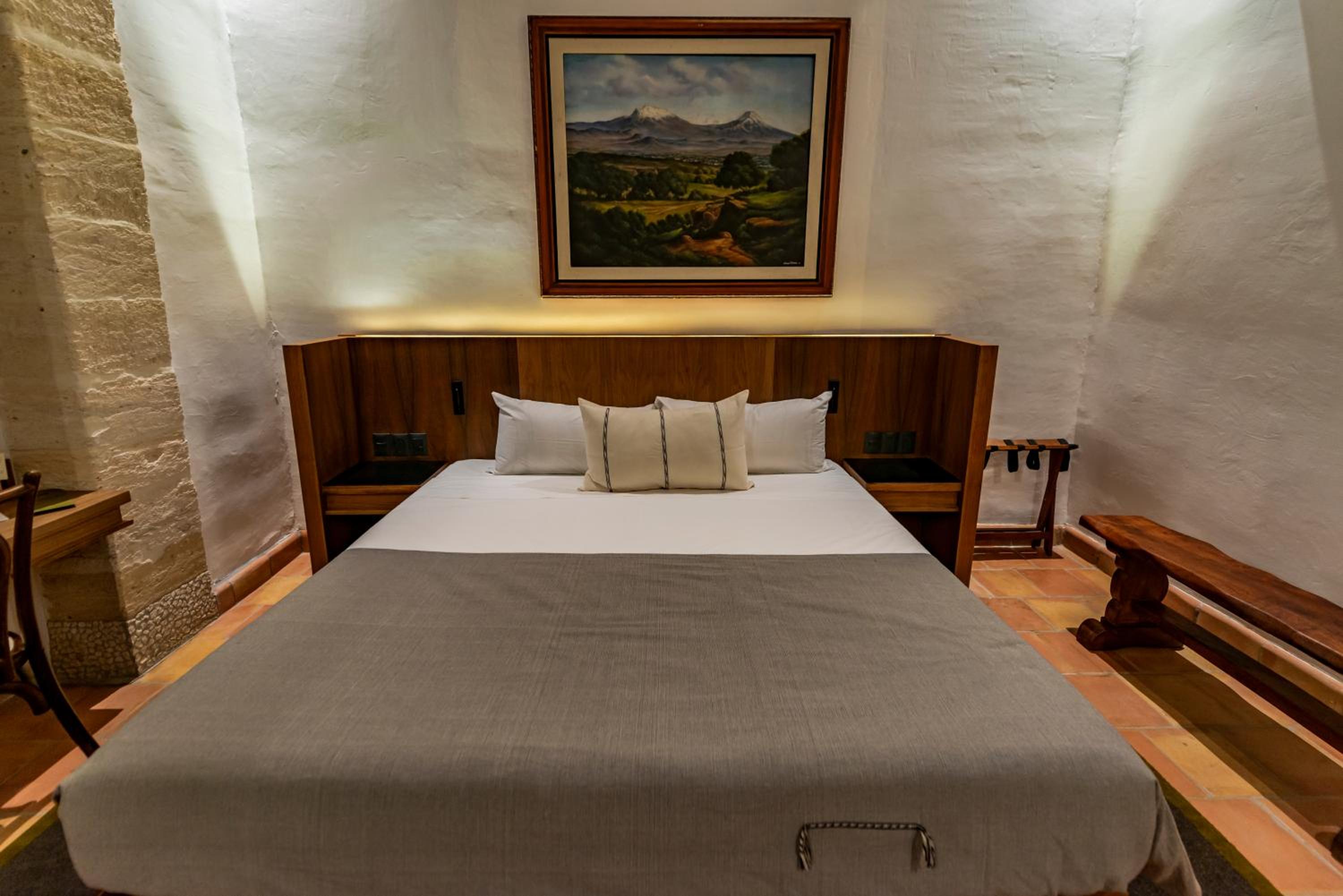 Superior King Suite photo 3