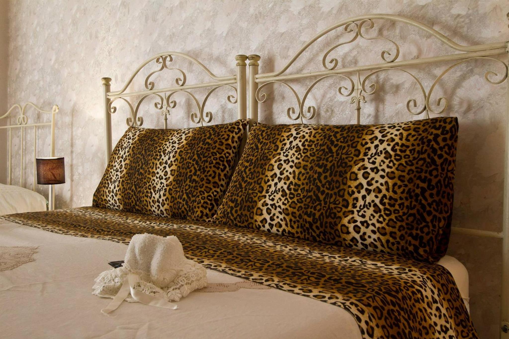 Deluxe Double Room with Side Sea View photo 1