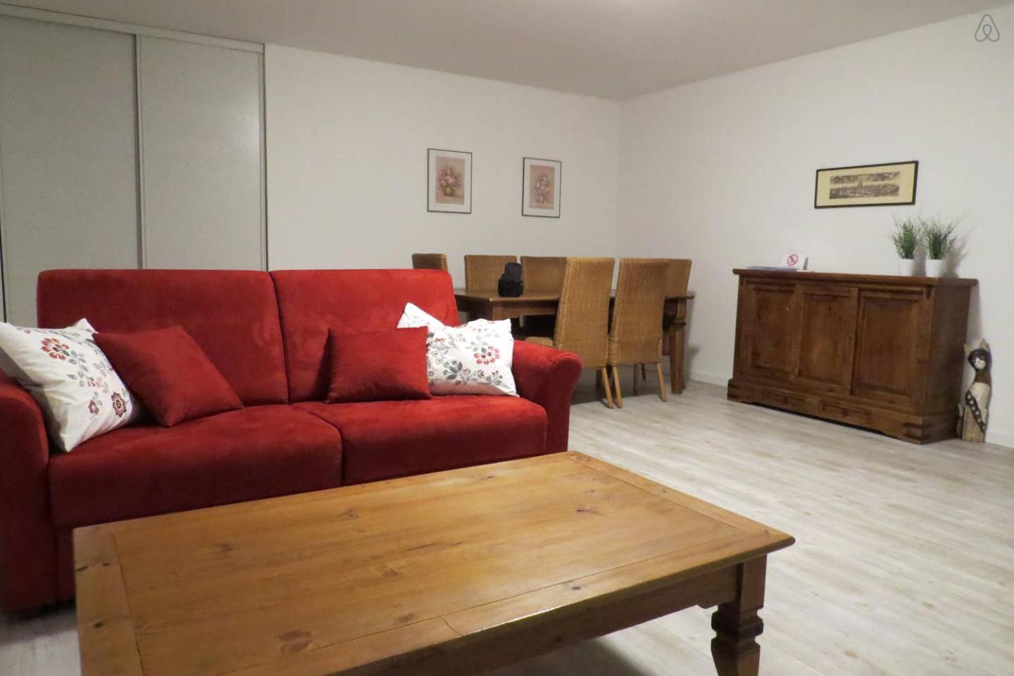 One-Bedroom Apartment photo 1
