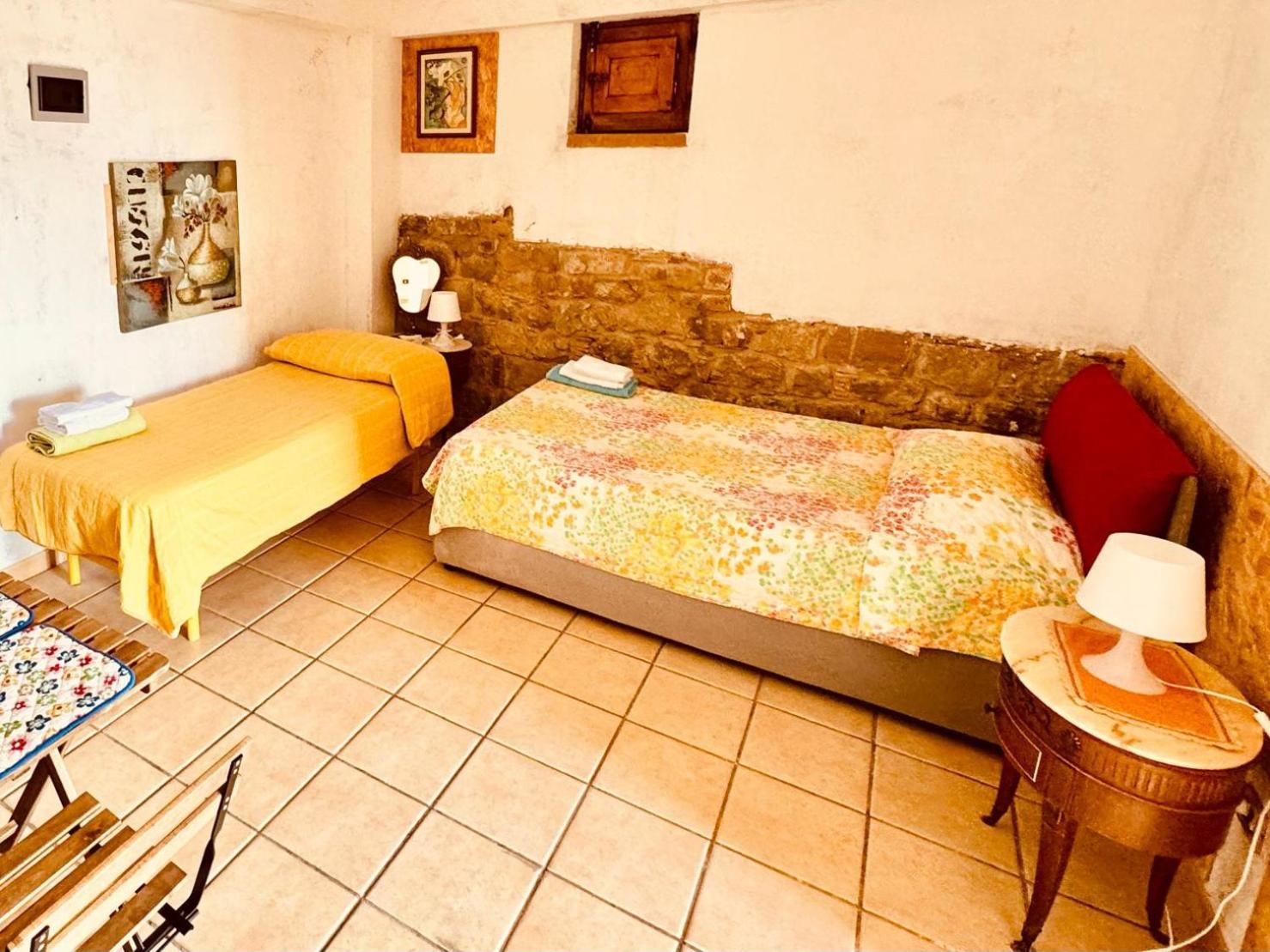 One-Bedroom House photo 1