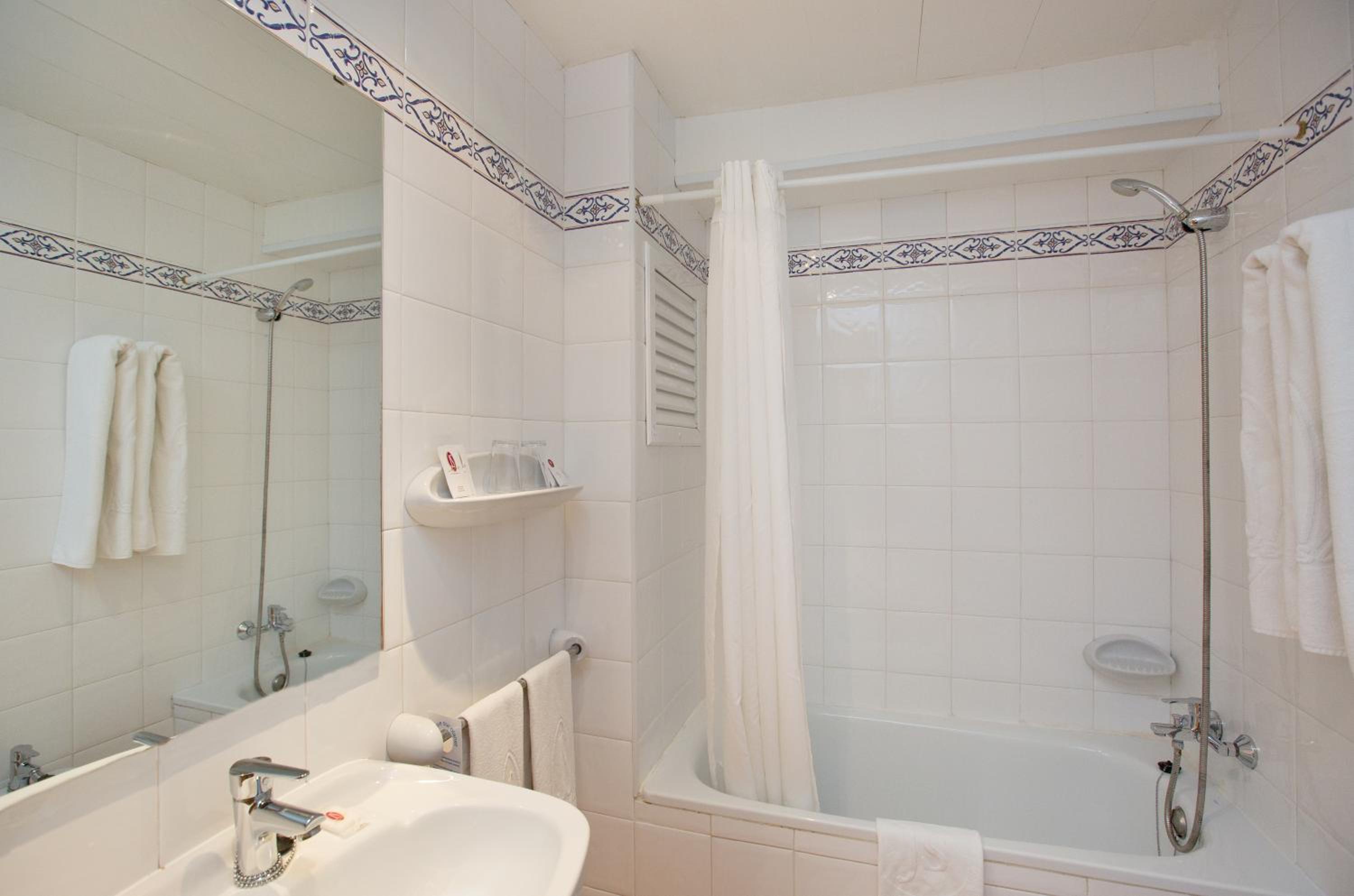 Habitación Sencilla con Balcón