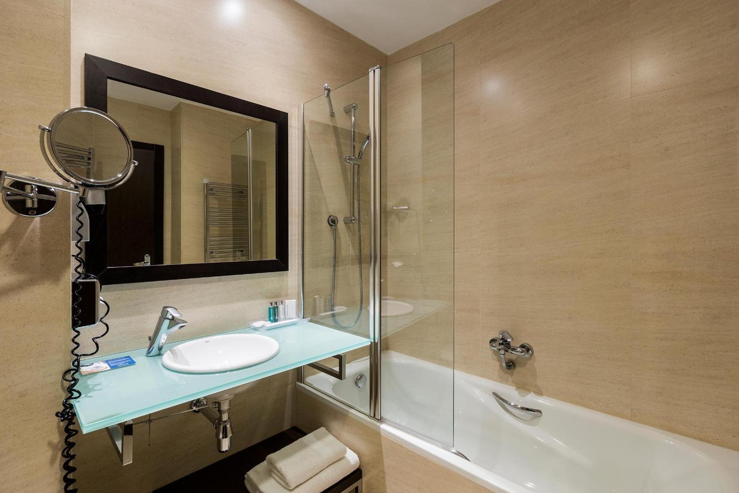 Twin Room - Photo 4