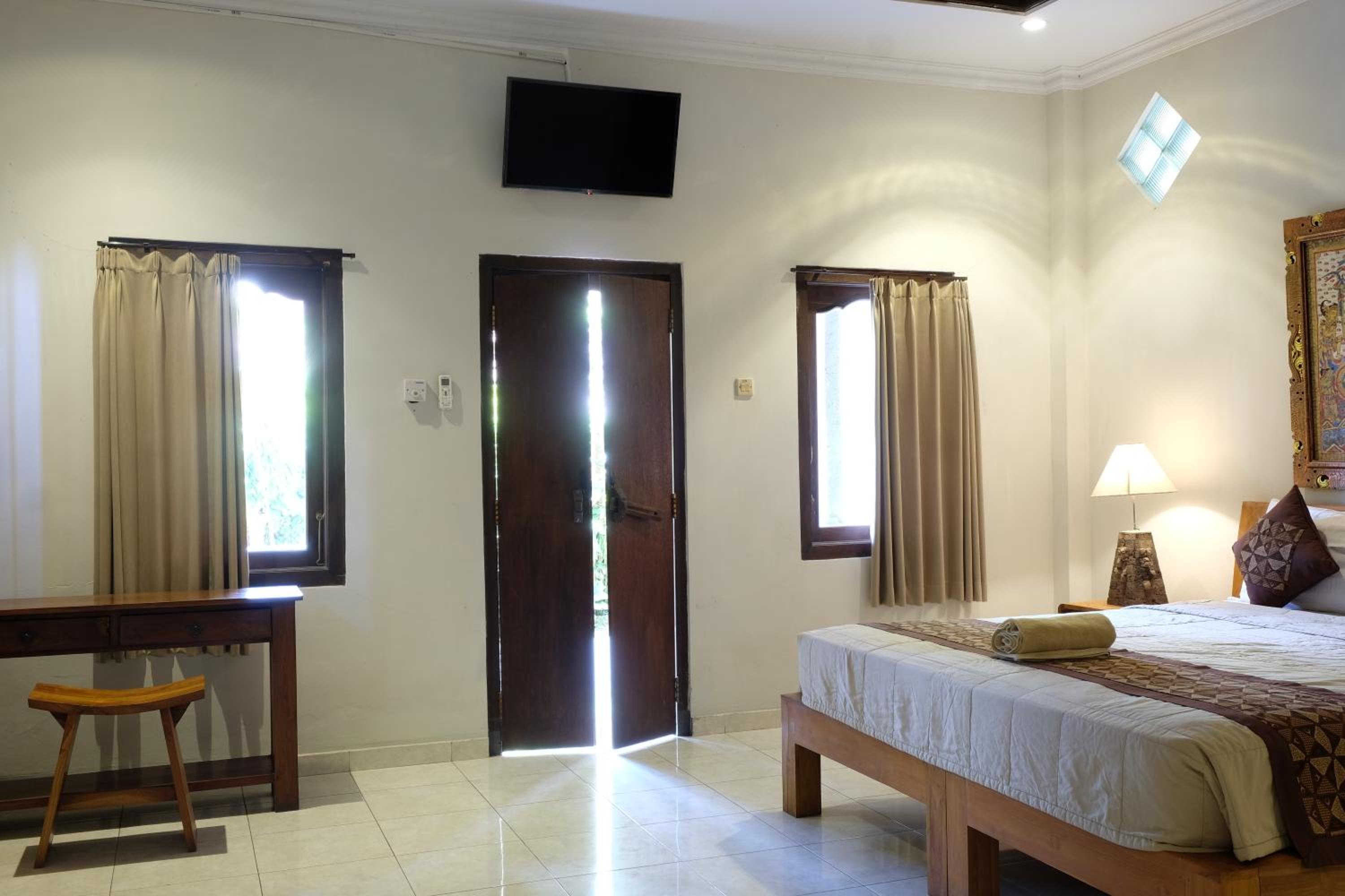 Deluxe Queen Room - Photo 7