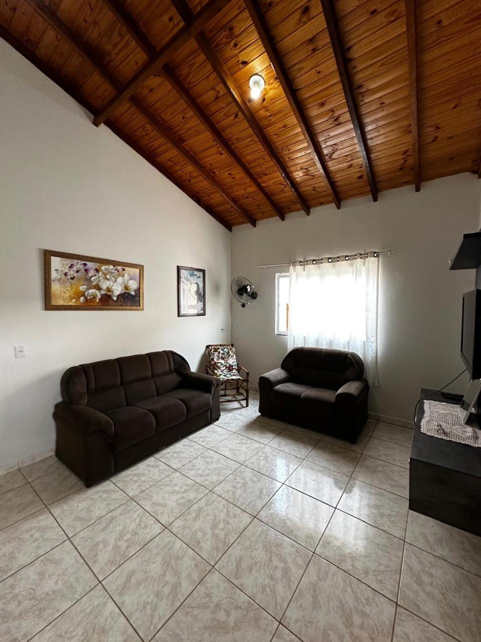Four-Bedroom House photo 2