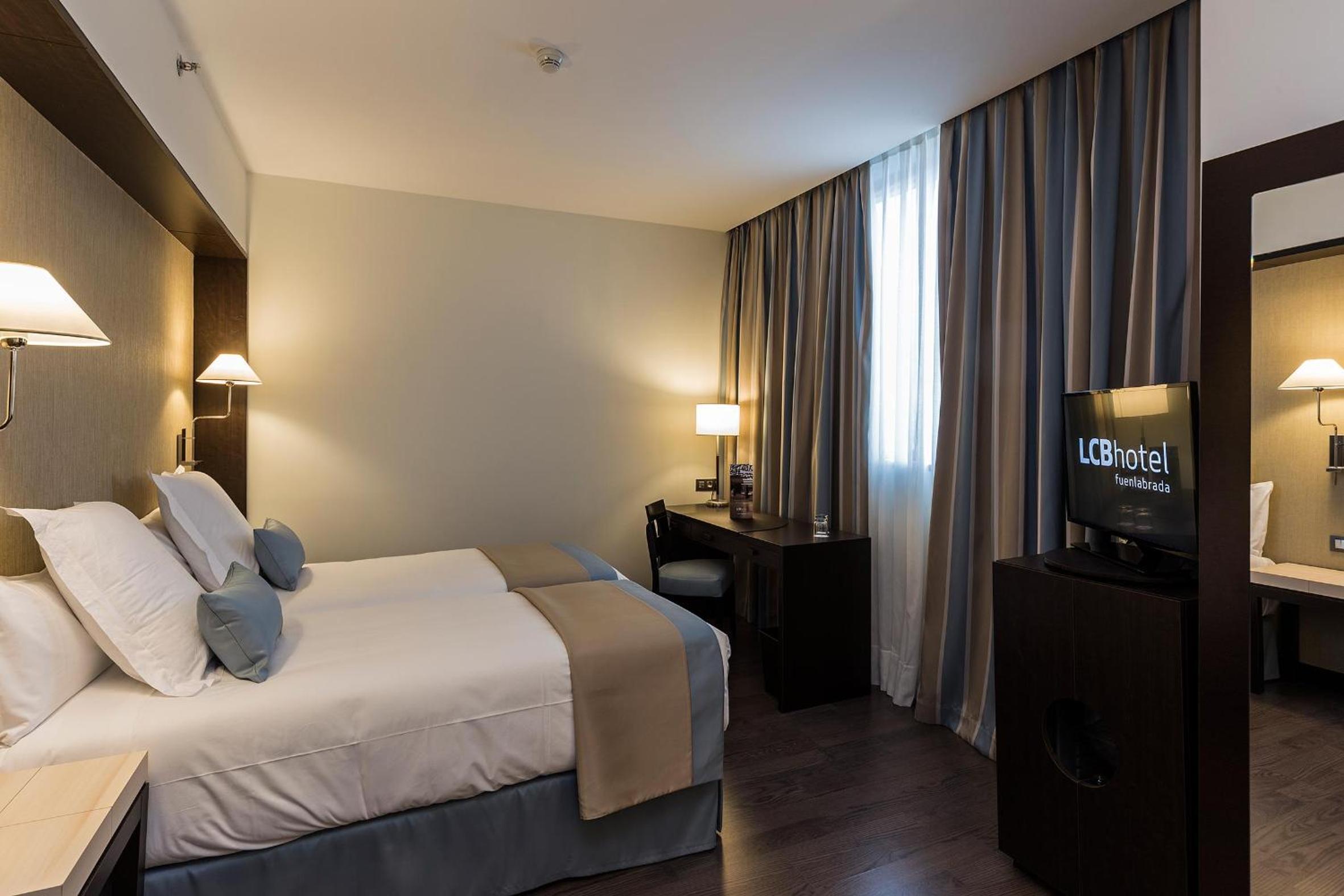 Twin Room - Photo 3