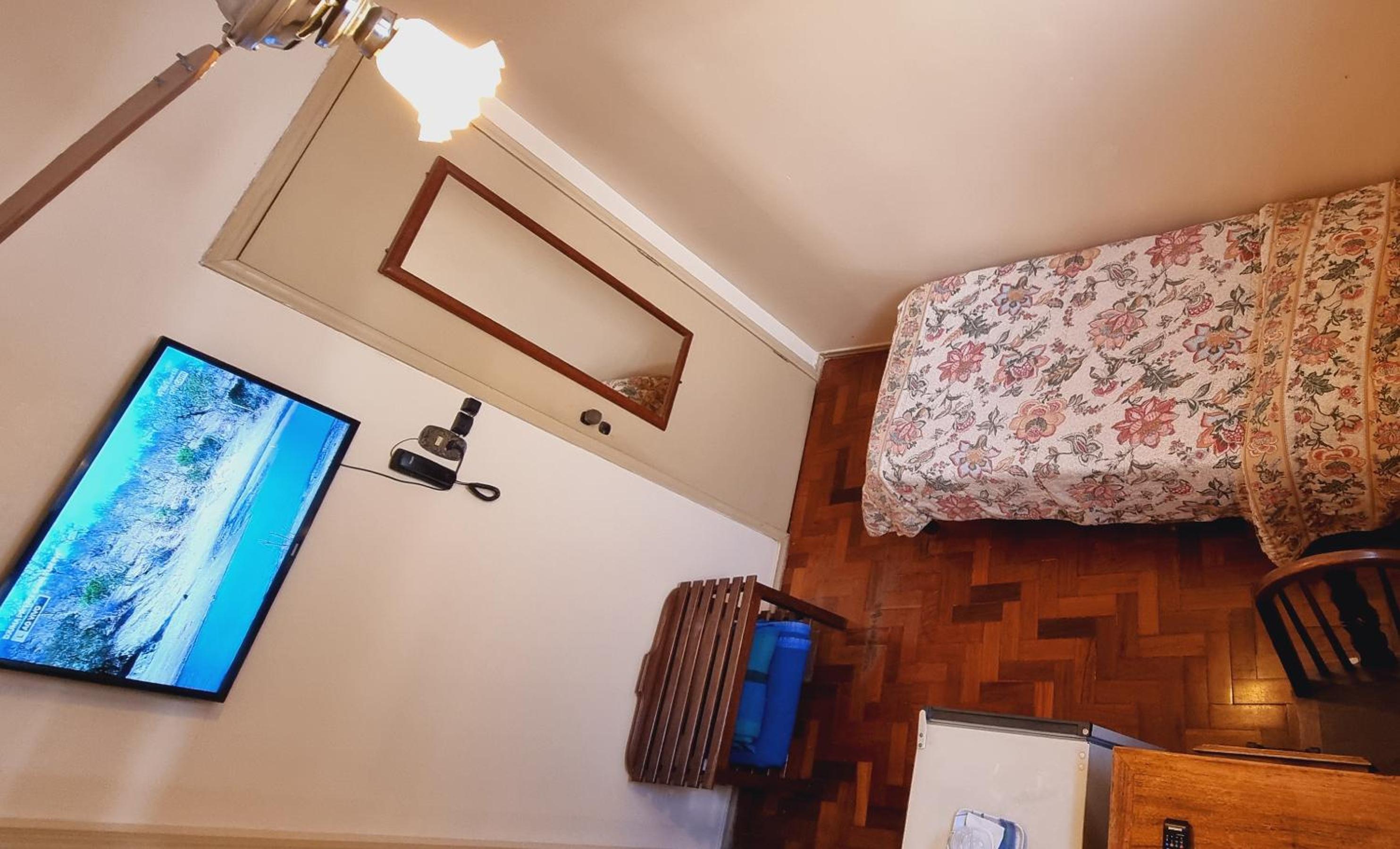 Single Room with Private Bathroom photo 3
