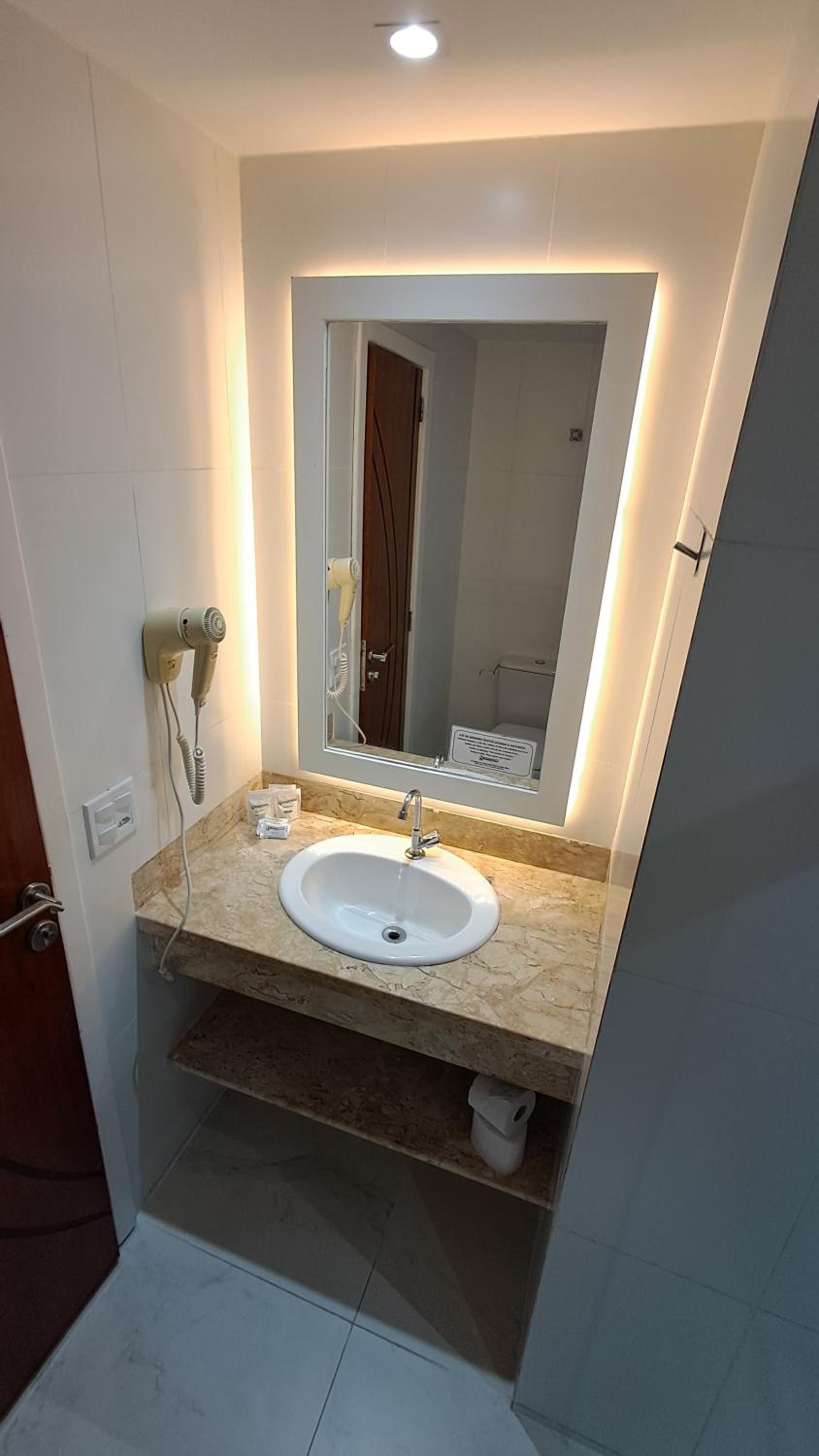 Deluxe Double Room with Sea View thumbnail 5