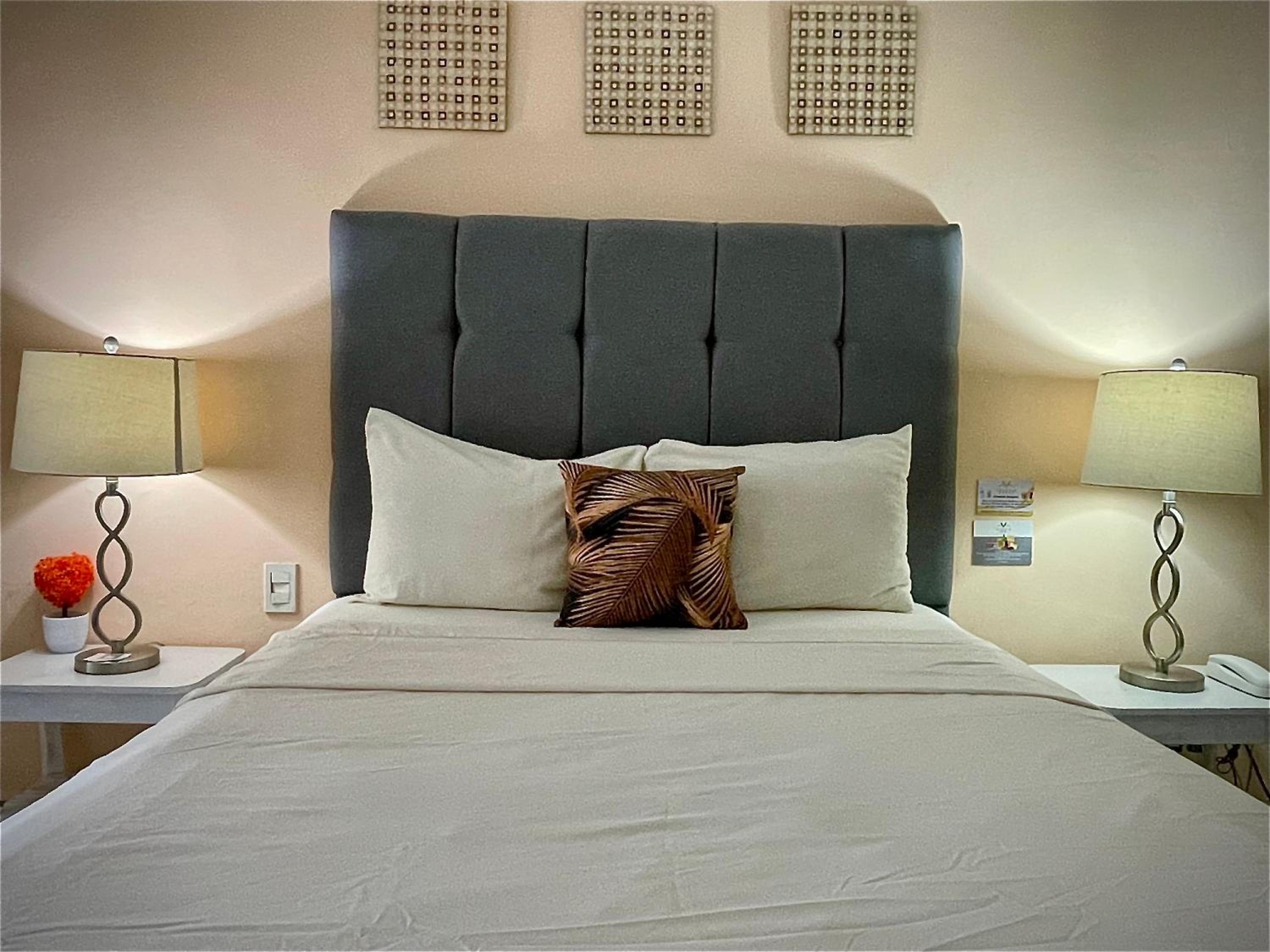 Deluxe Queen Room