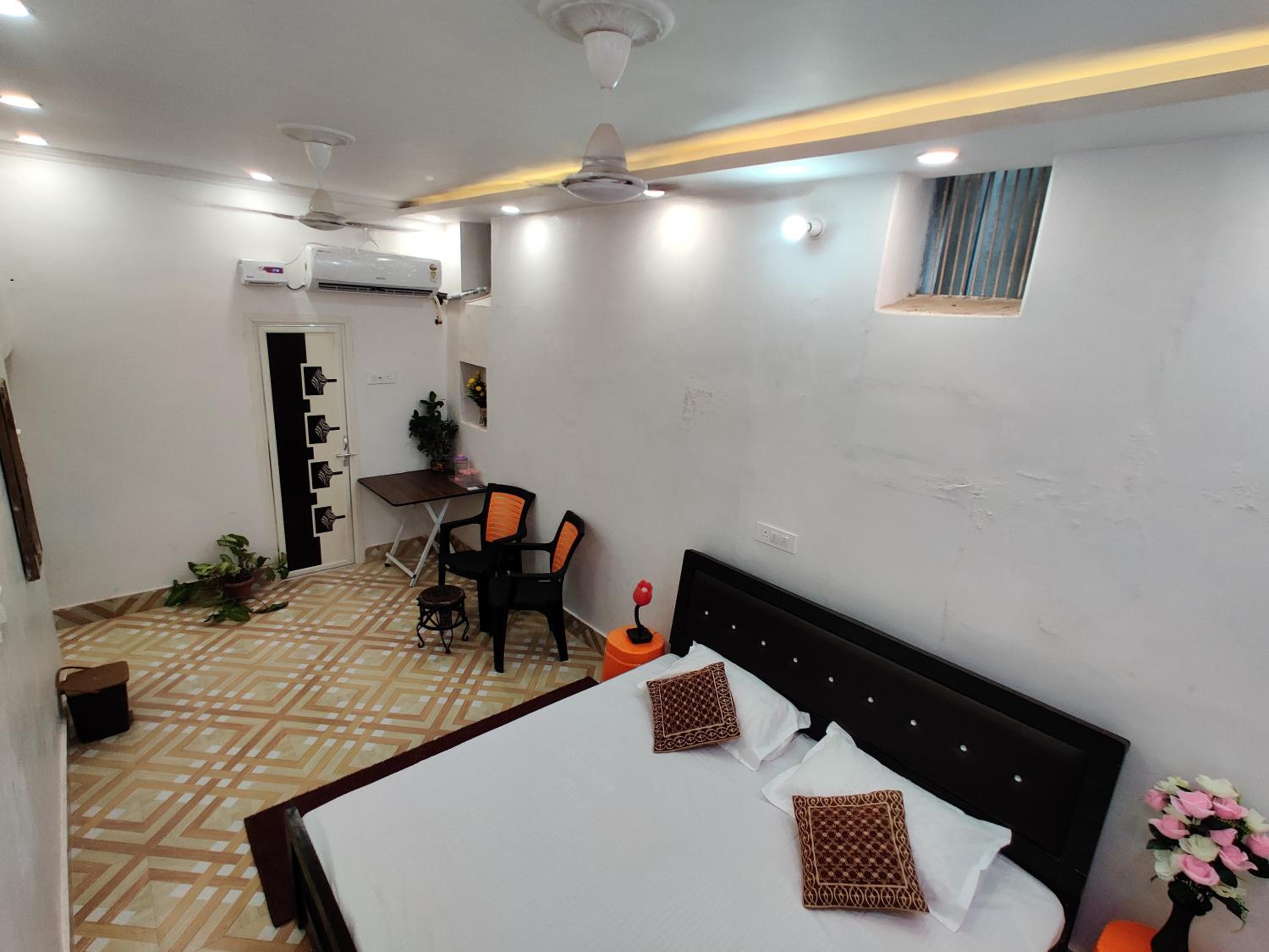 Deluxe King Room photo 1