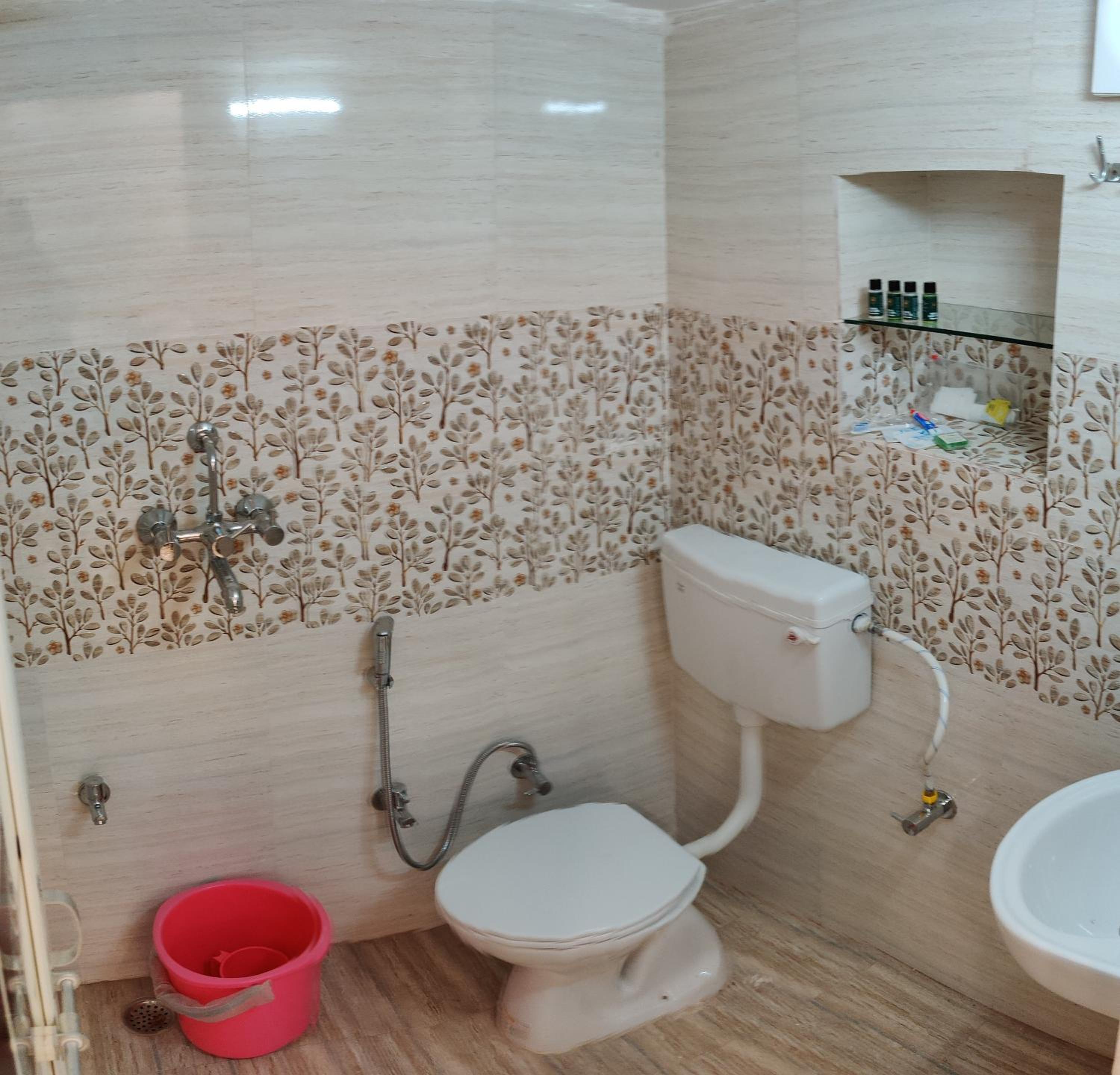 Deluxe King Room photo 2