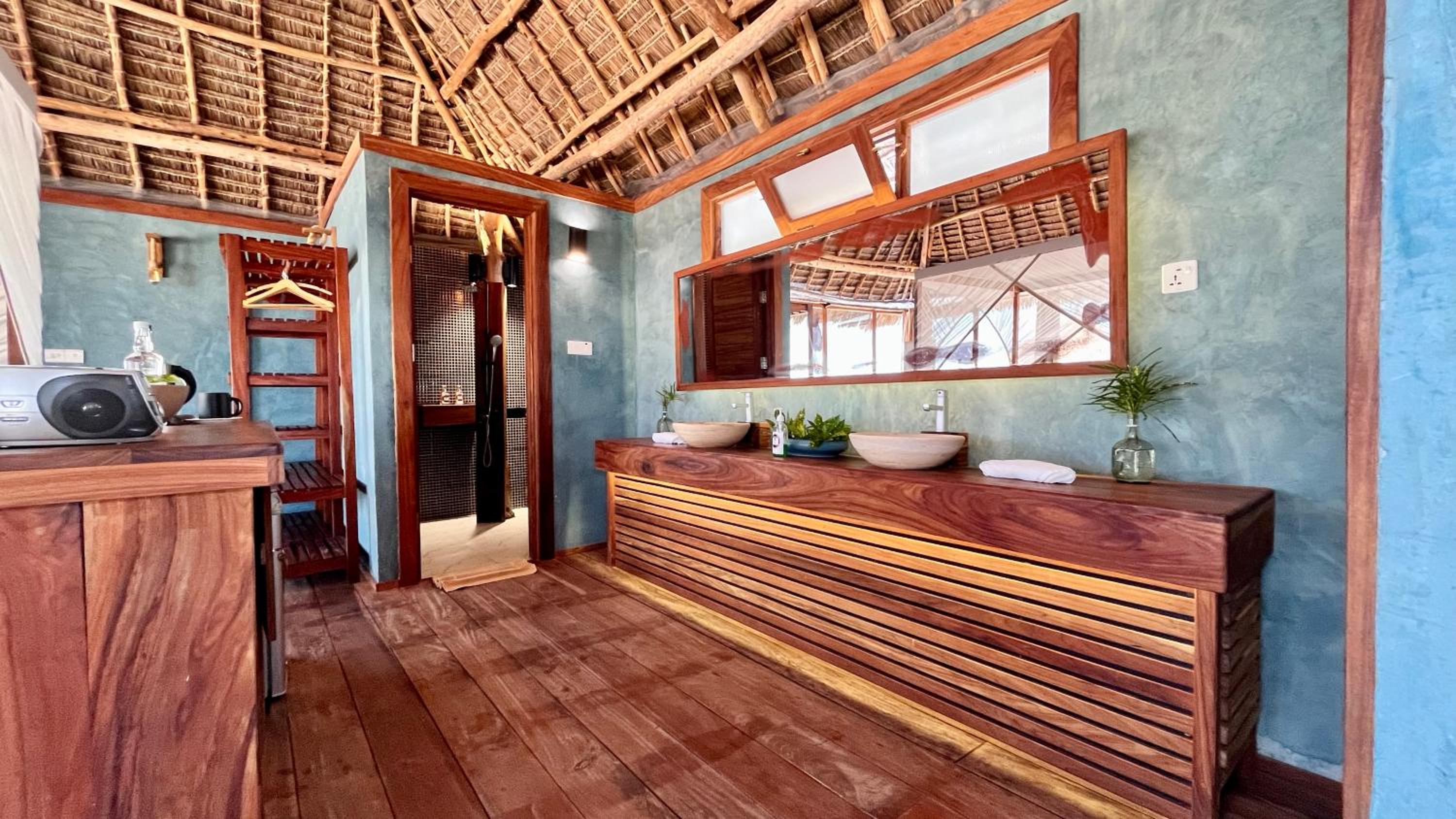 Superior Beach Front Villa photo 2