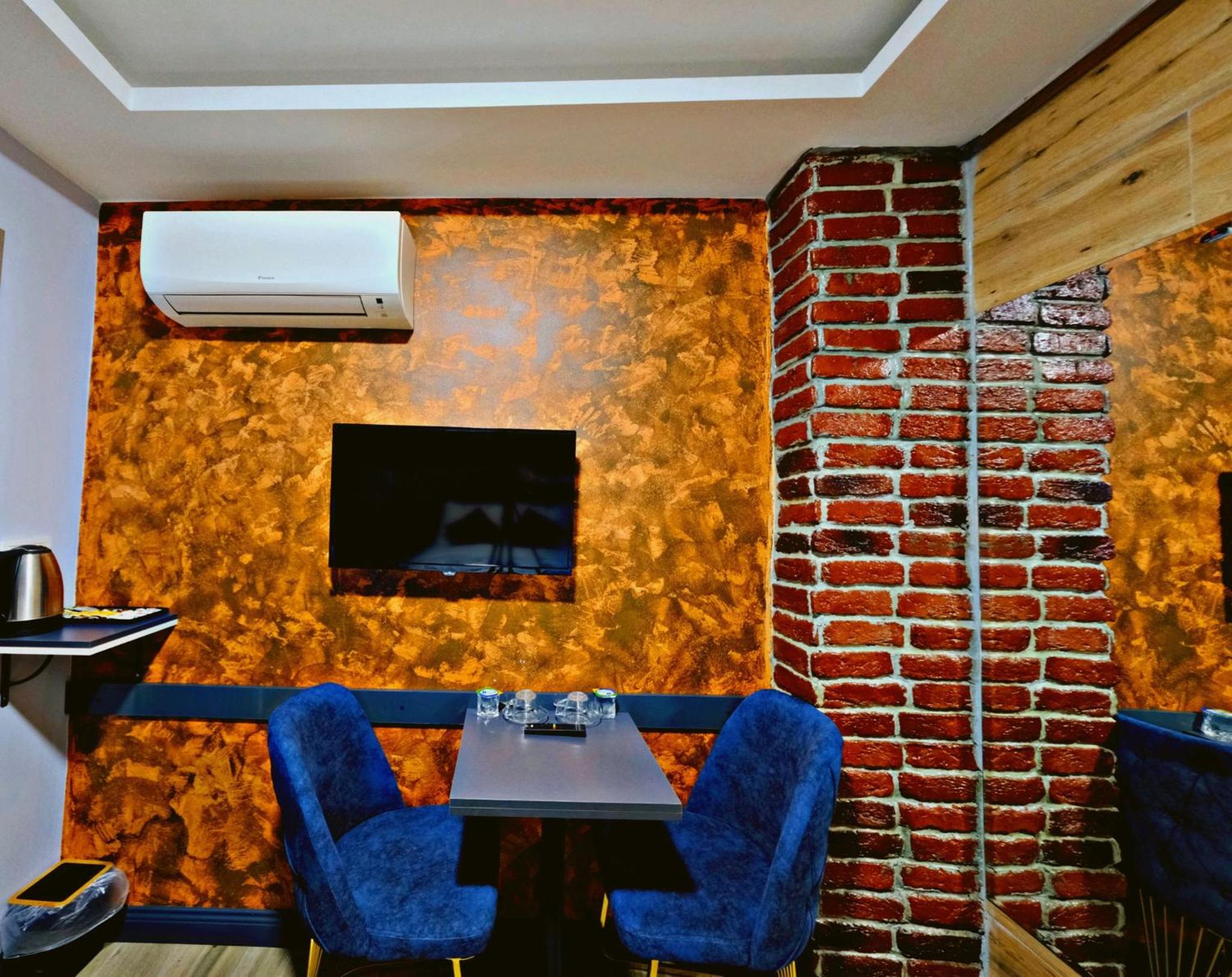 Budget Double Room - Basement Floor photo 1