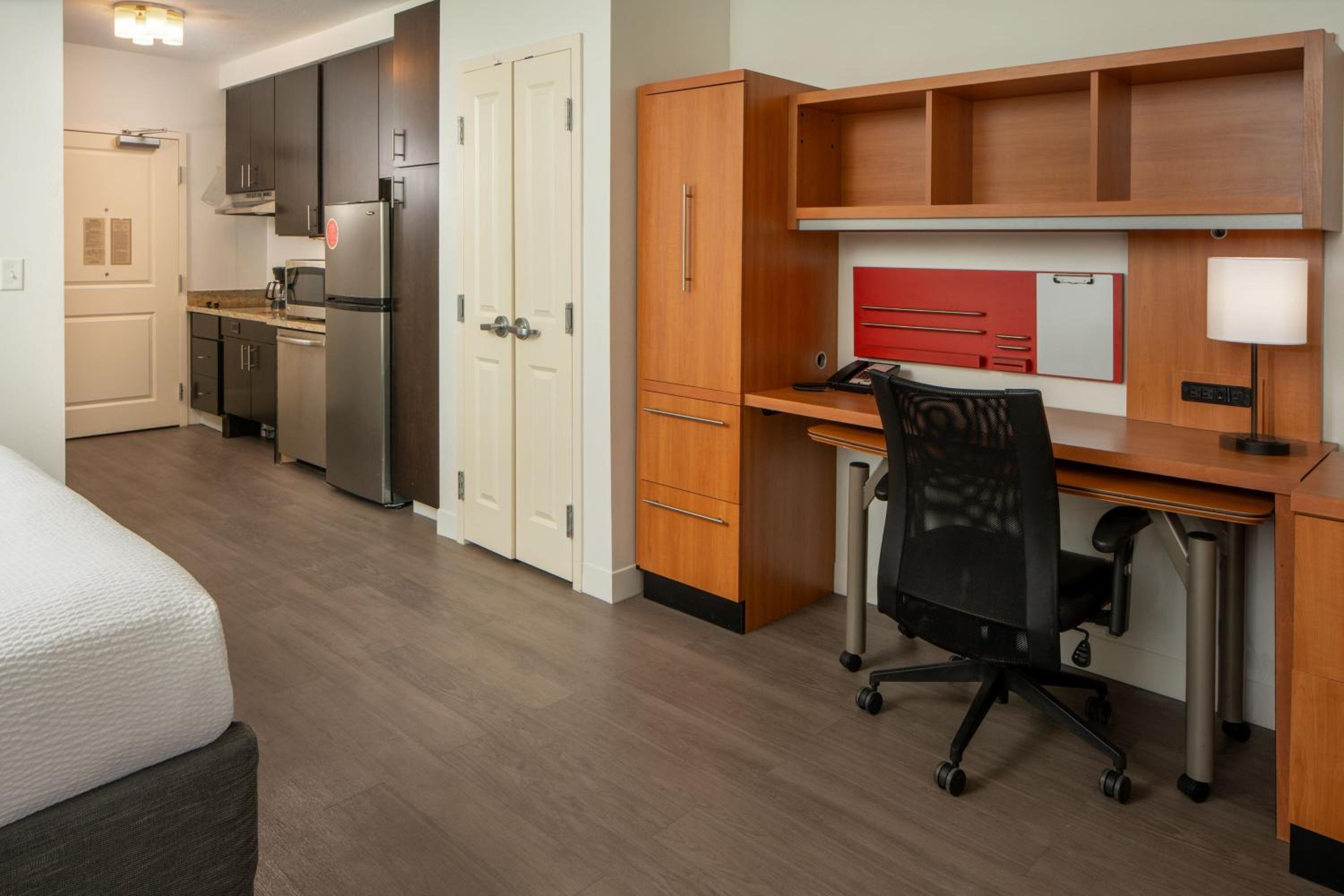 King Studio with Sofa Bed and Roll-in Shower - Mobility and Hearing Accessible