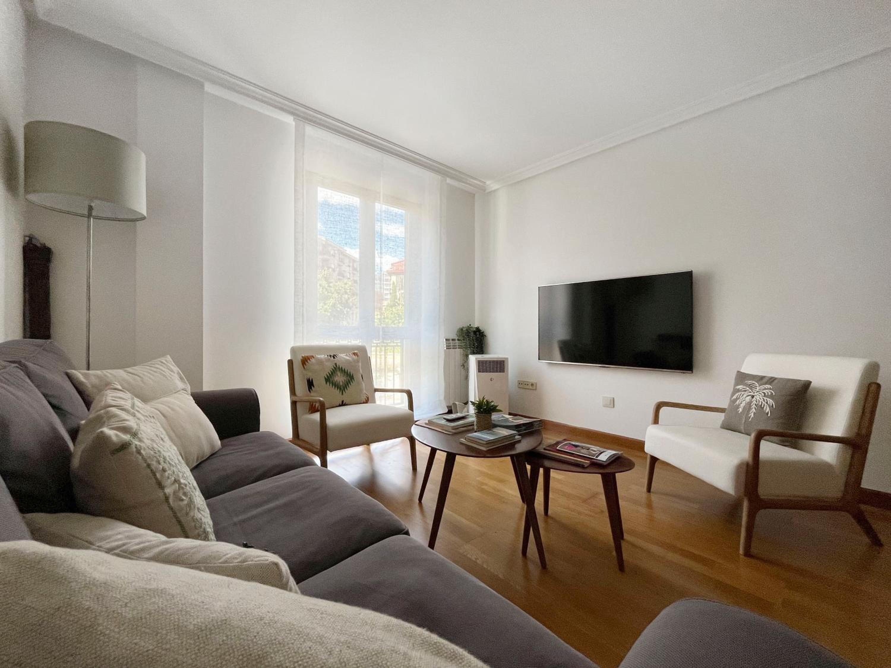 Apartamento de tres habitaciones con vista al parque