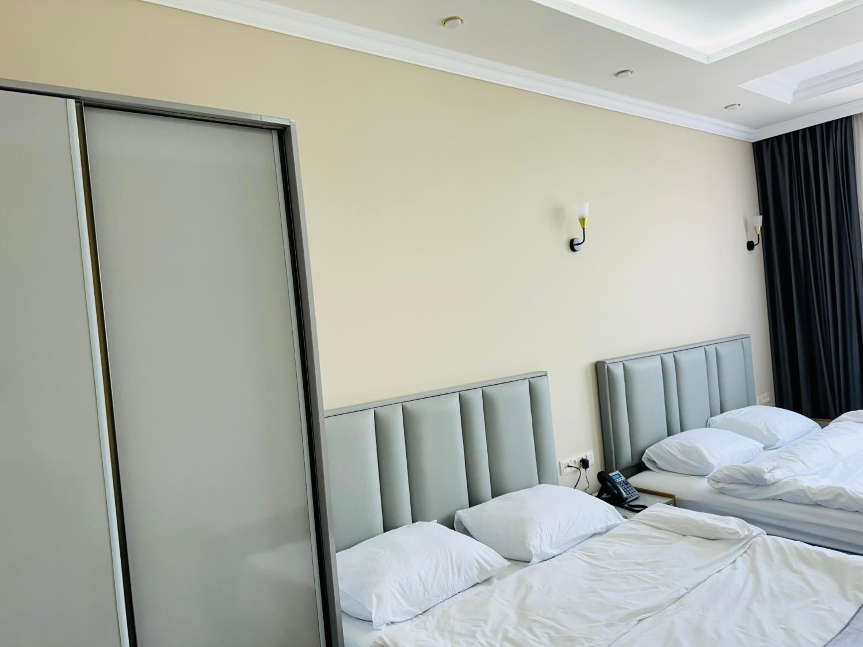 Deluxe Family Room photo 3