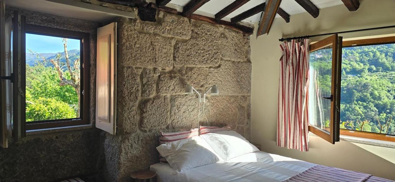 Double Room with Mountain View - Photo 2