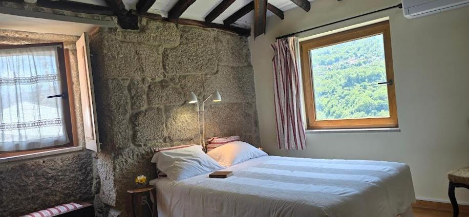 Double Room with Mountain View - Photo 3