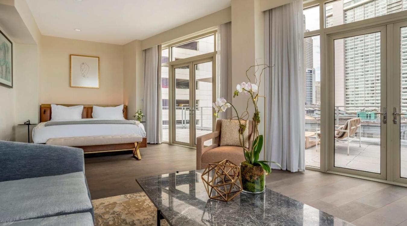 Suite with City View photo 3