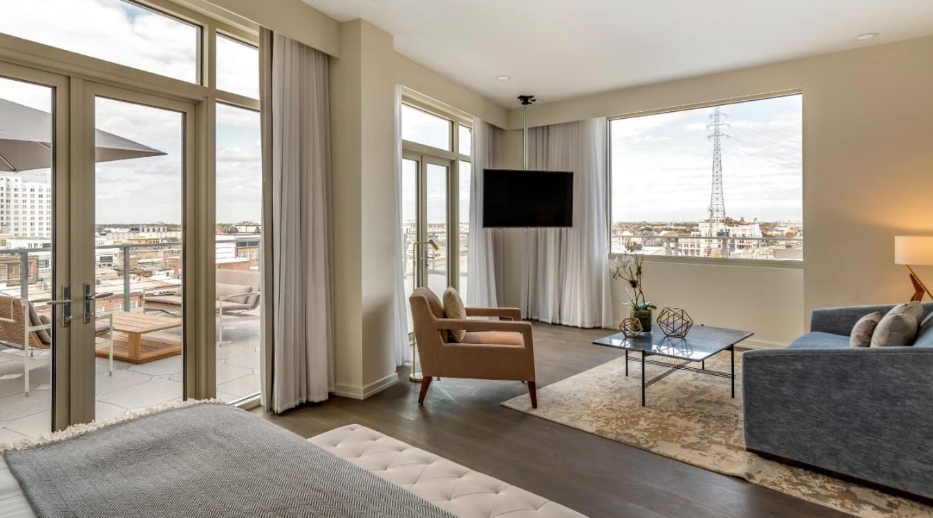 Suite with City View photo 2