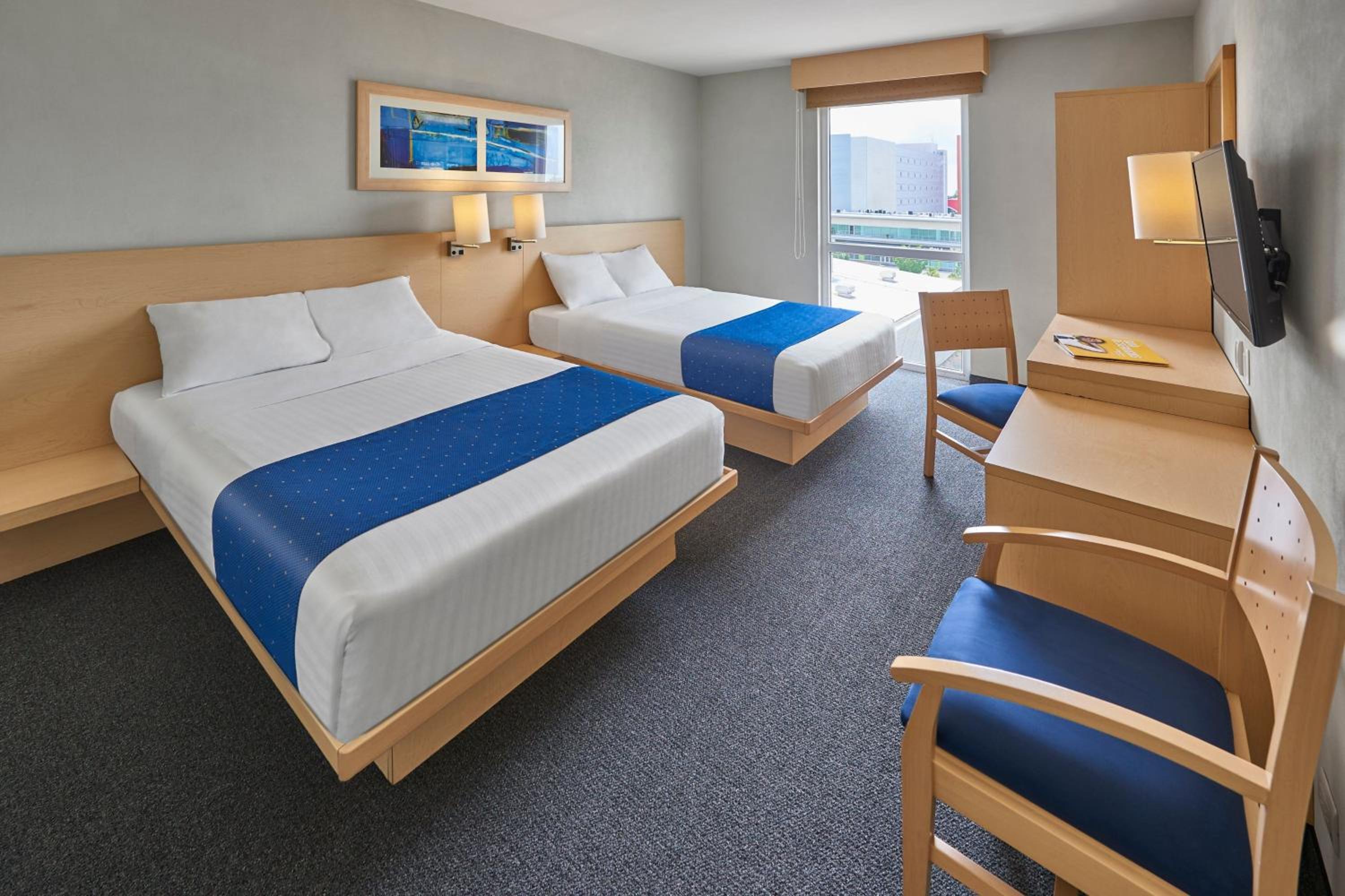Double Room with Two Double Beds - Photo 3
