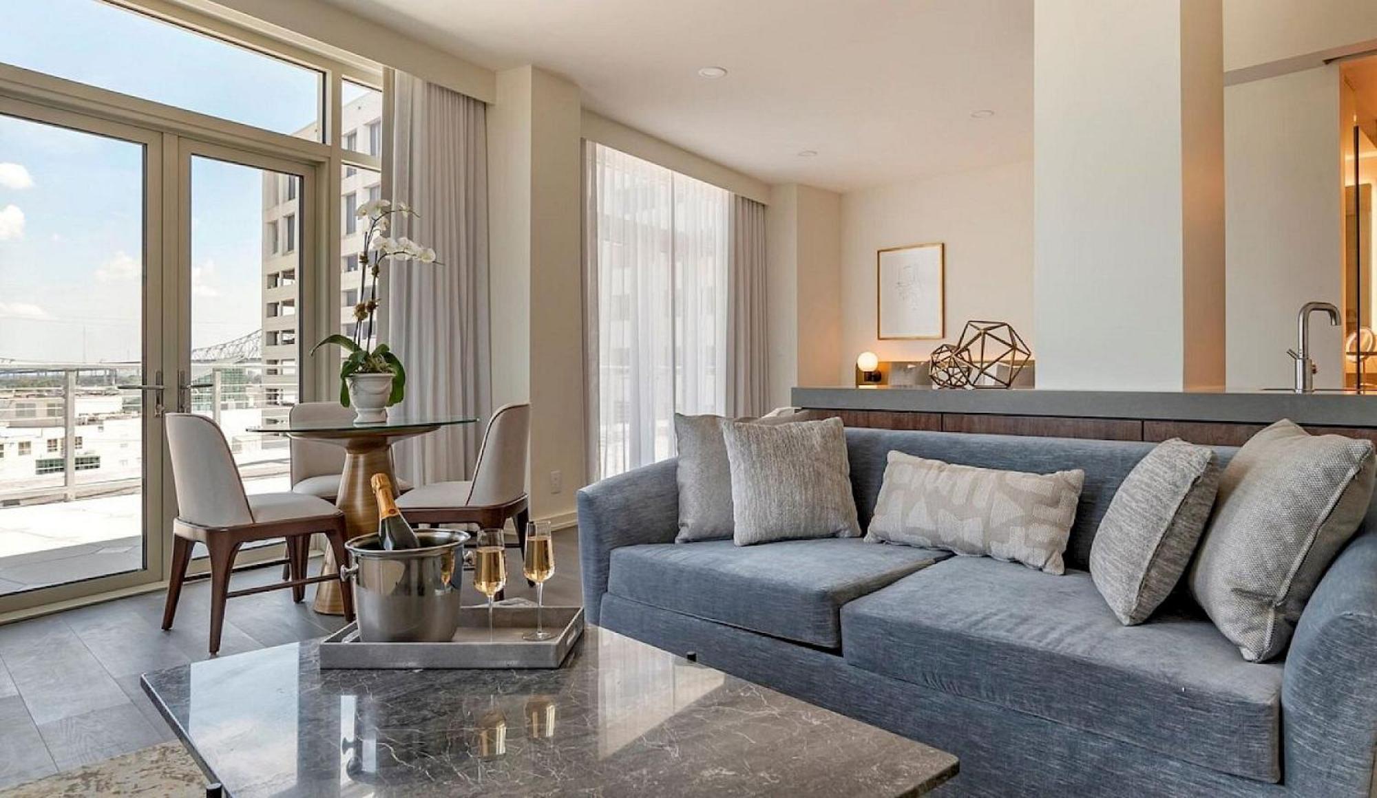 King Suite with Balcony photo 1