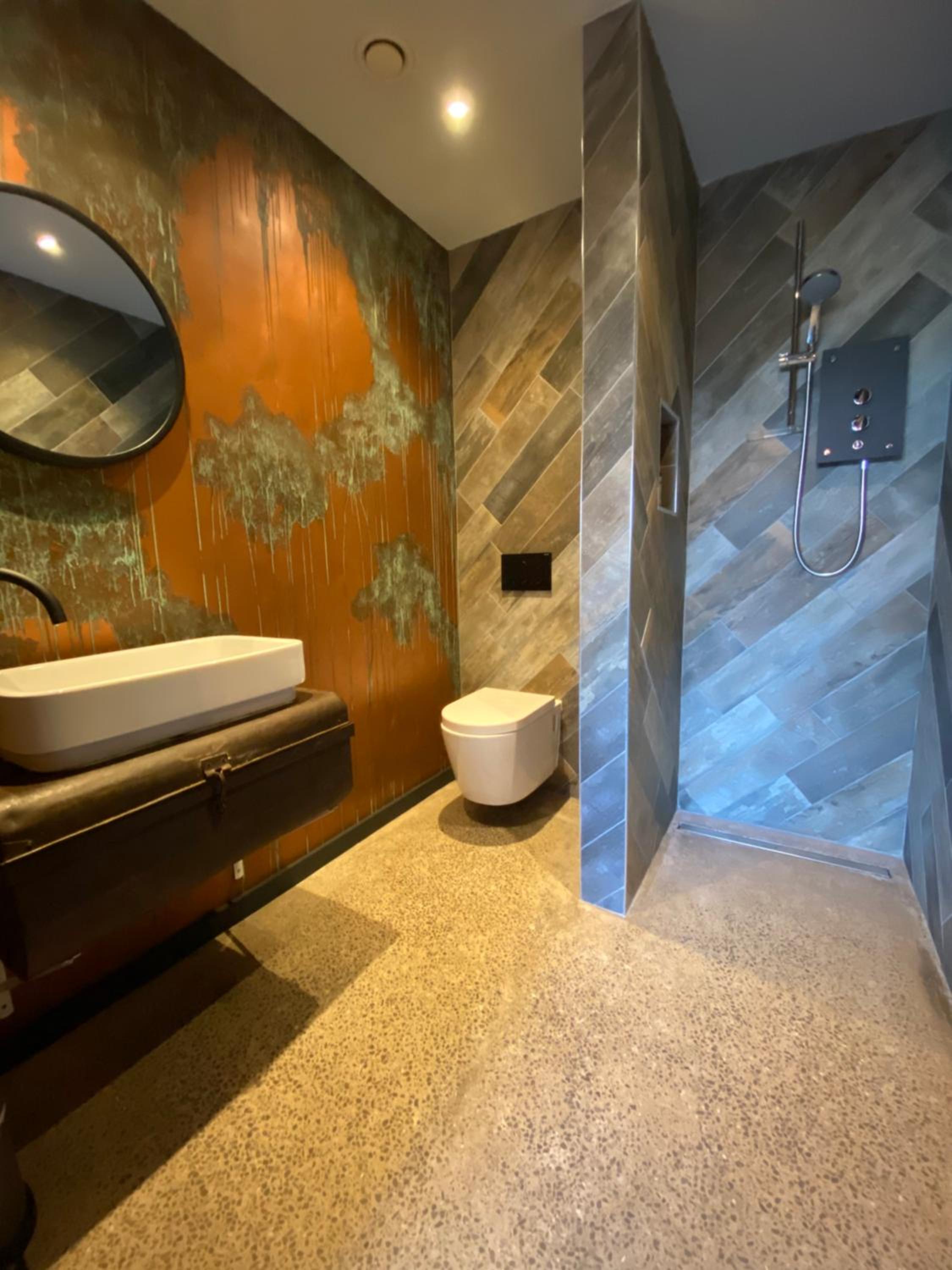 One-Bedroom Apartment - Photo 12