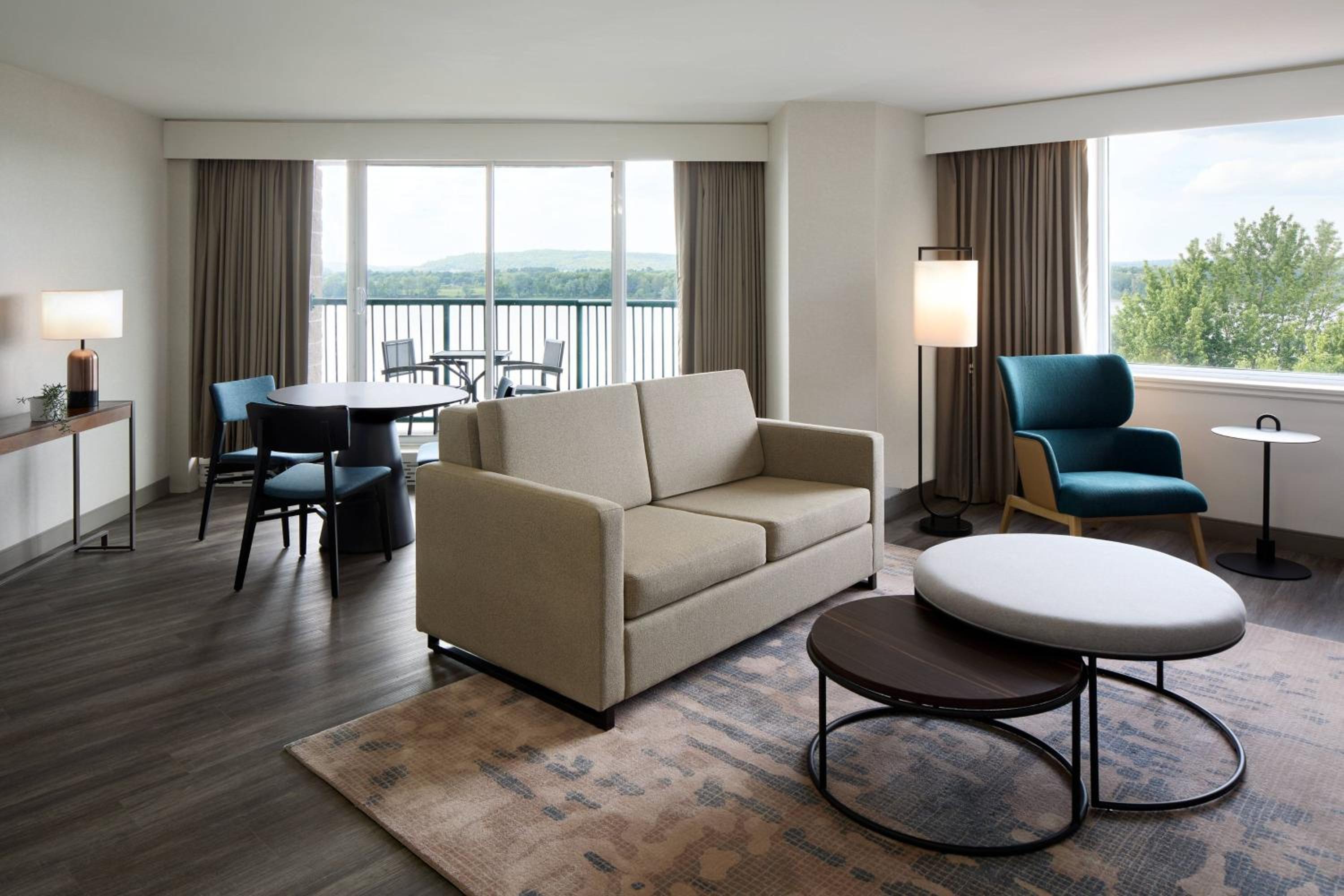 Suite, King - Photo 2