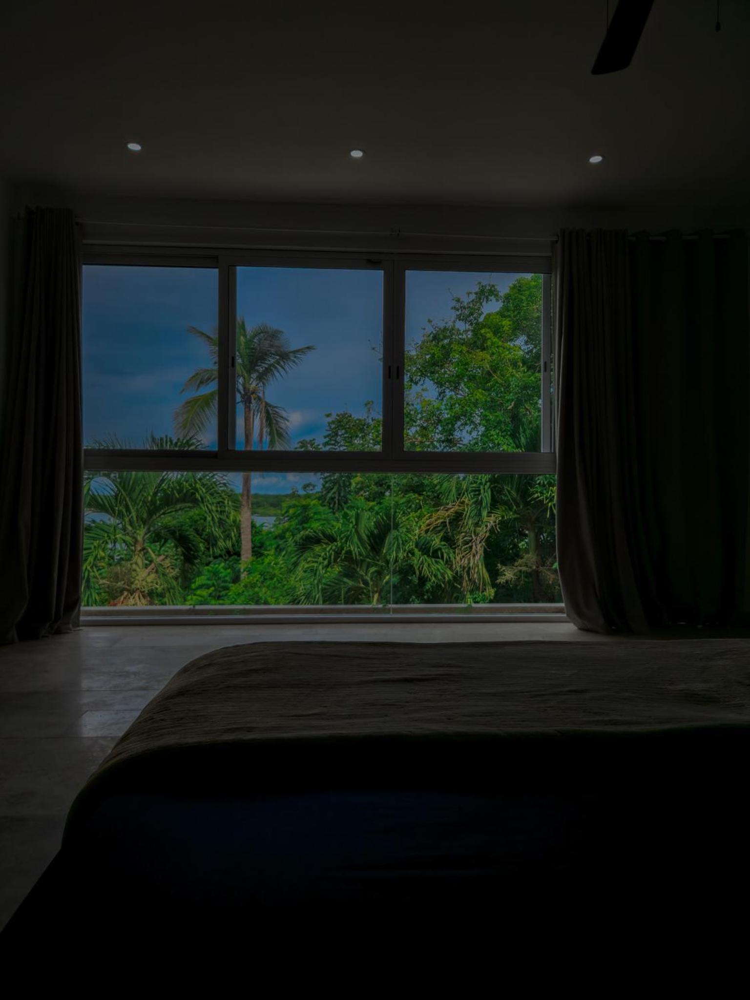 Family Room With Lake View photo 3
