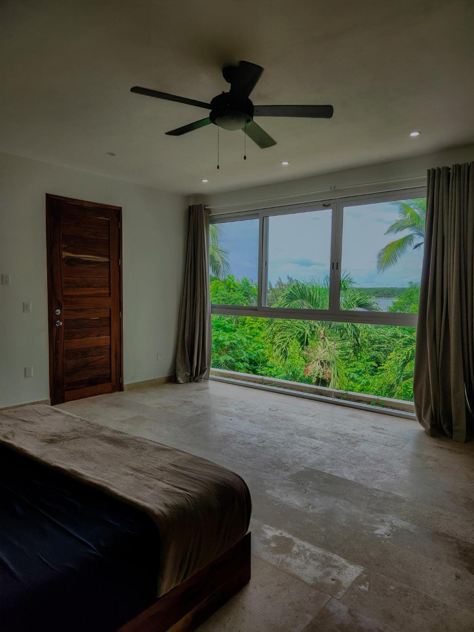 Family Room With Lake View photo 2