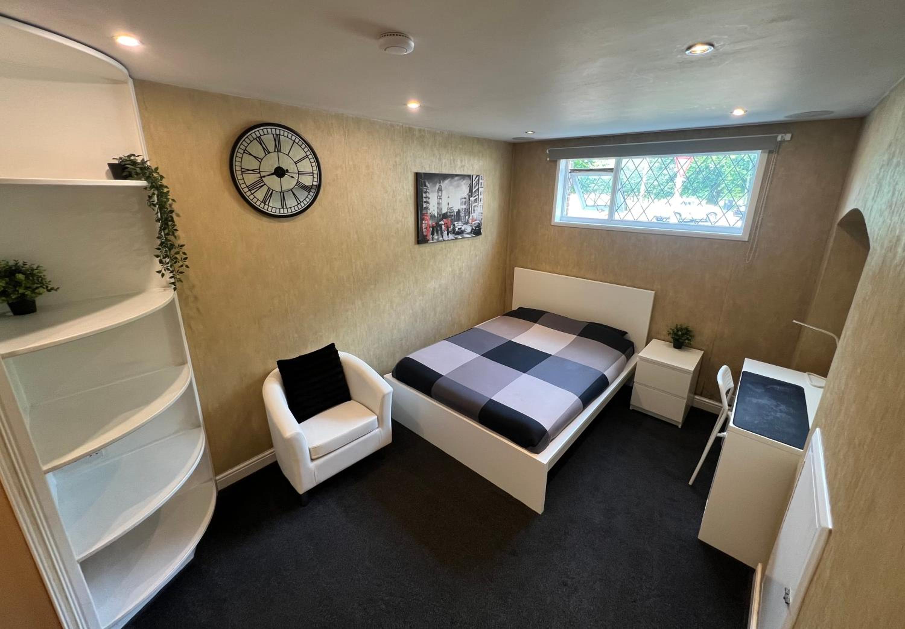 Large Double Room photo 2