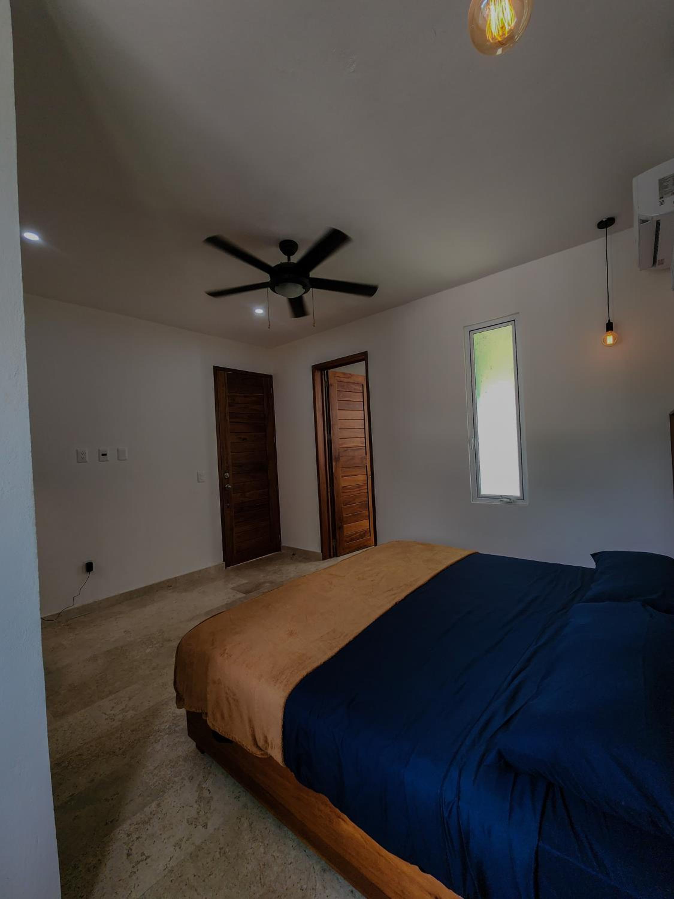 Deluxe King Suite photo 3