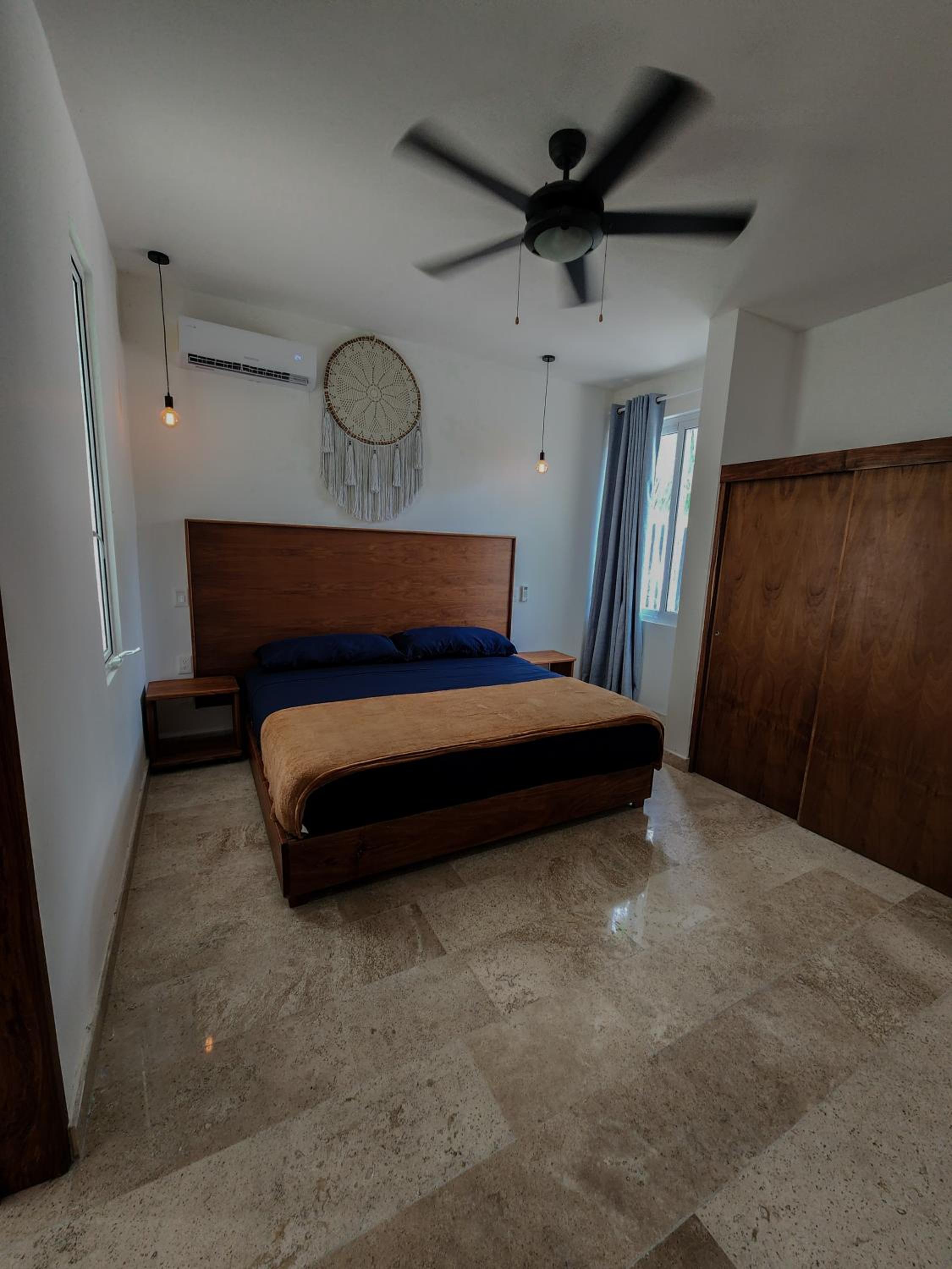 Deluxe King Suite photo 1