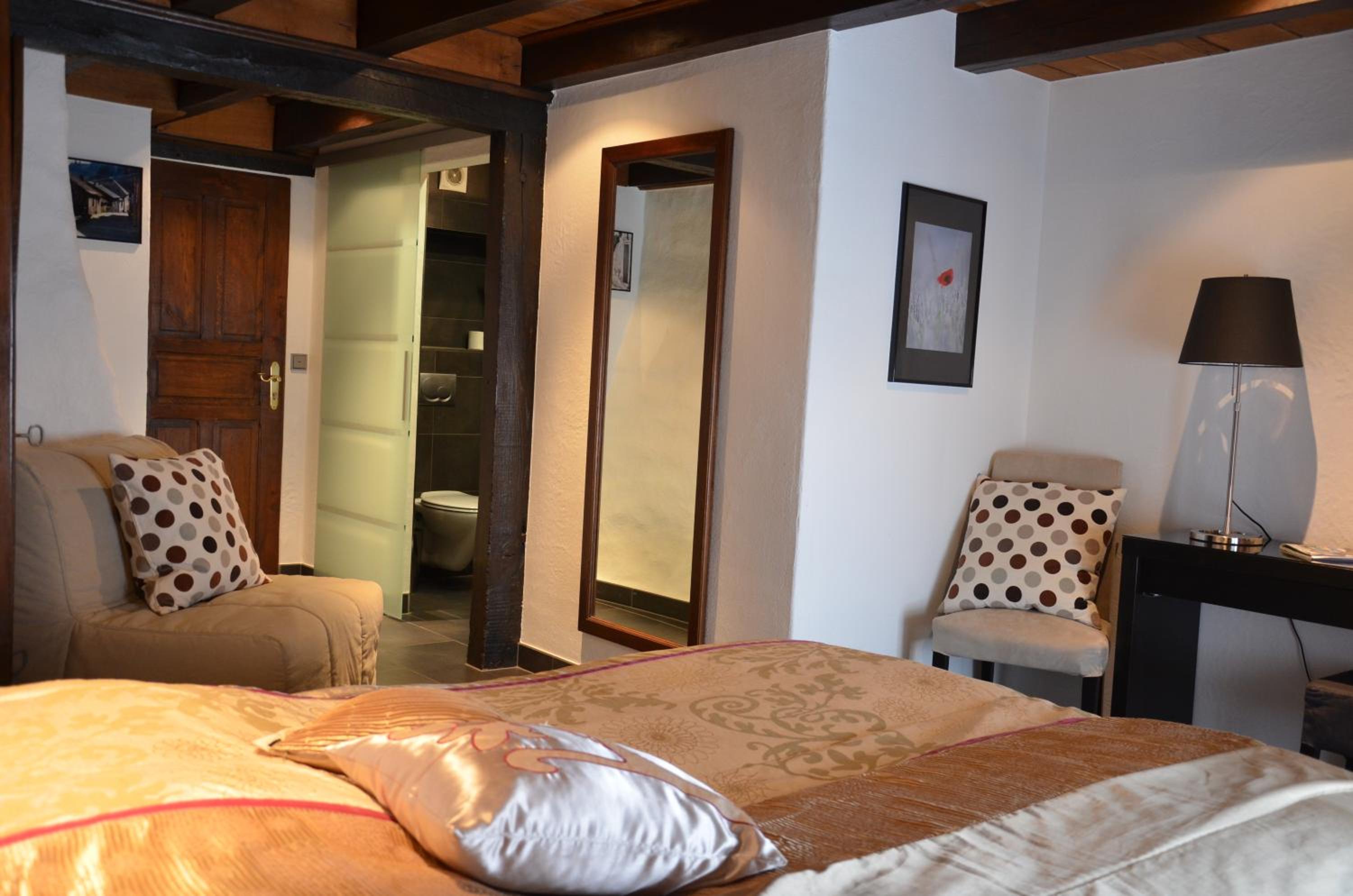 Double or Twin Room - Photo 5
