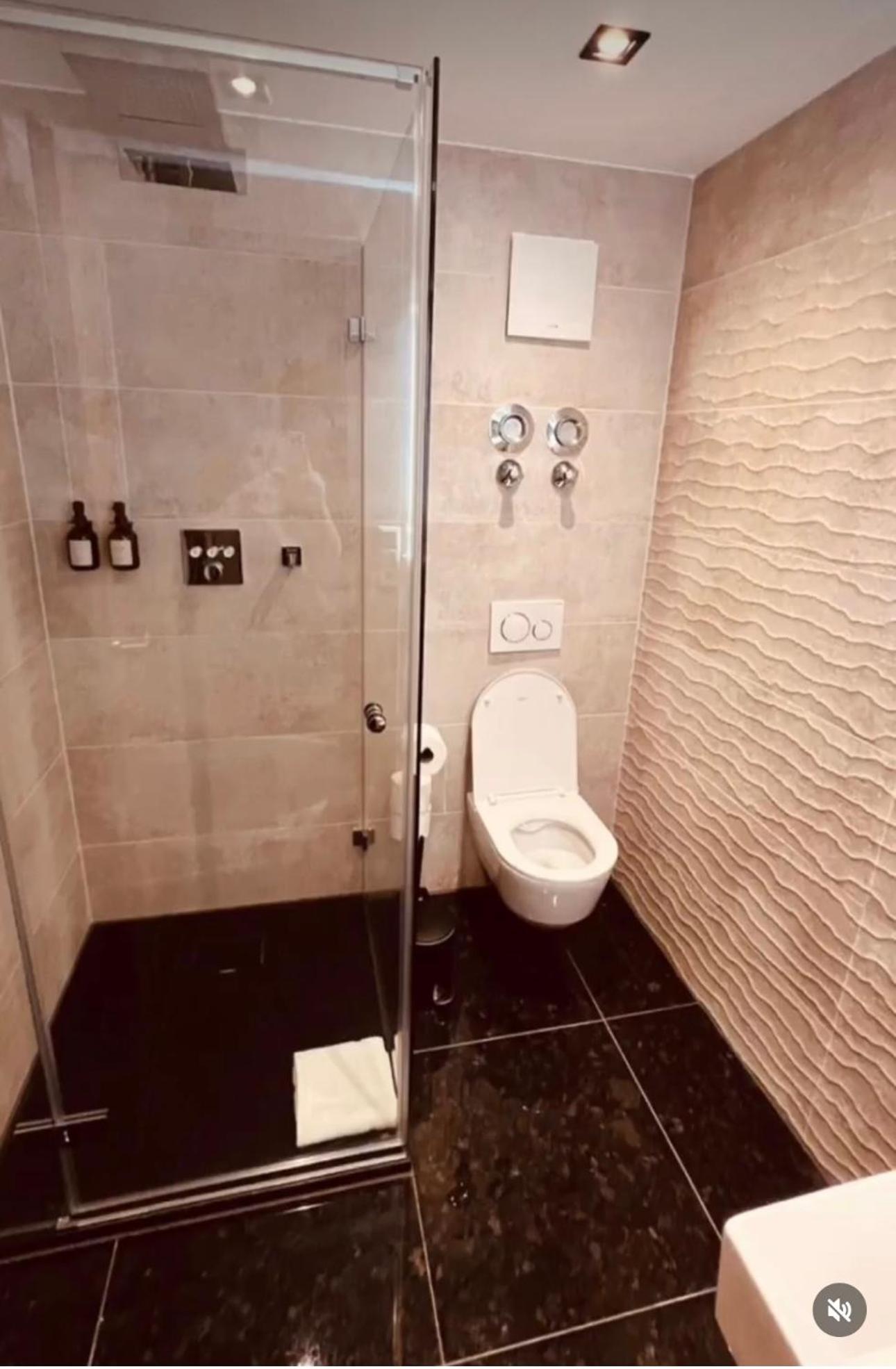 Junior Suite - Photo 12