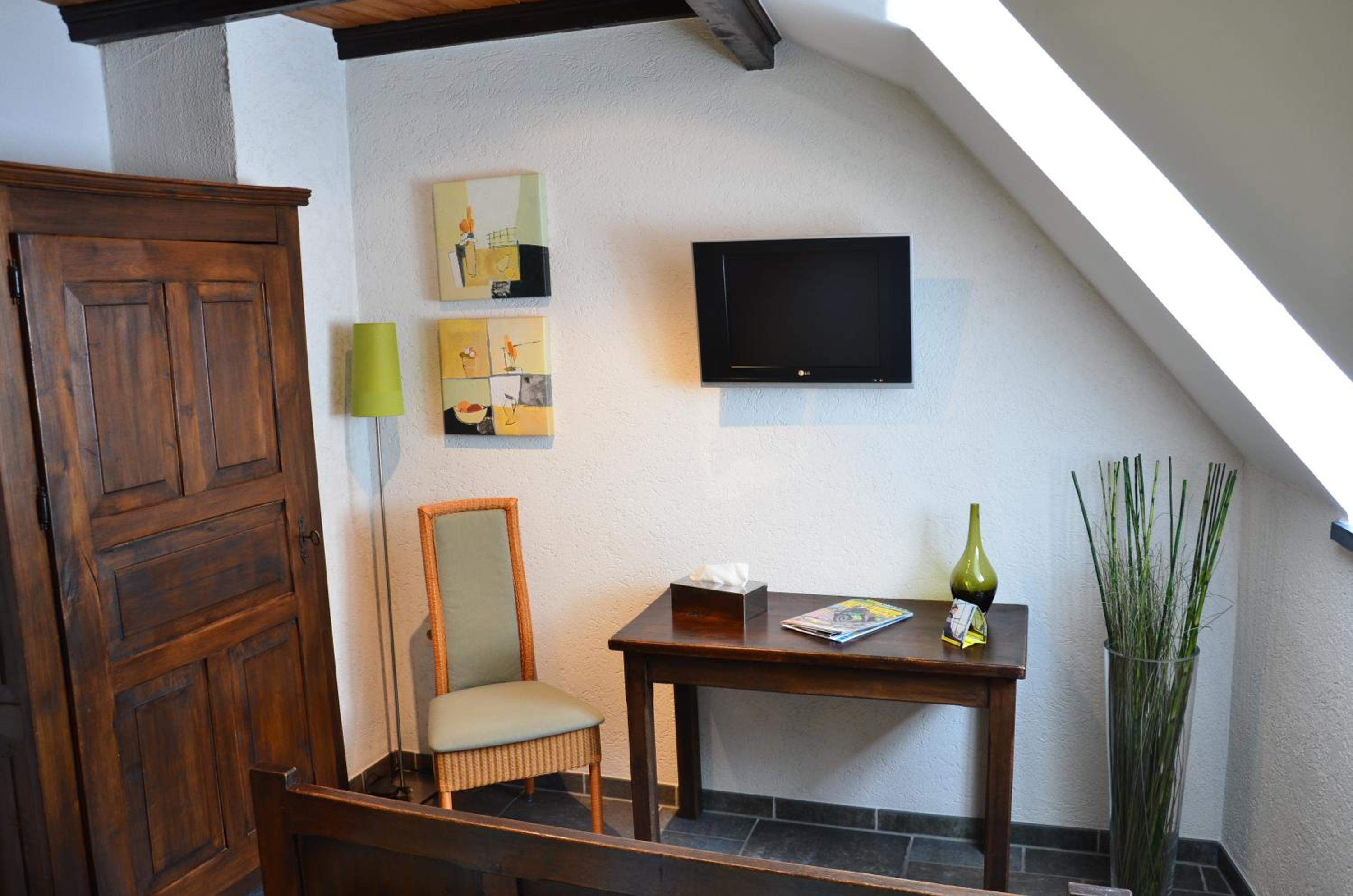 Double or Twin Room - Photo 4