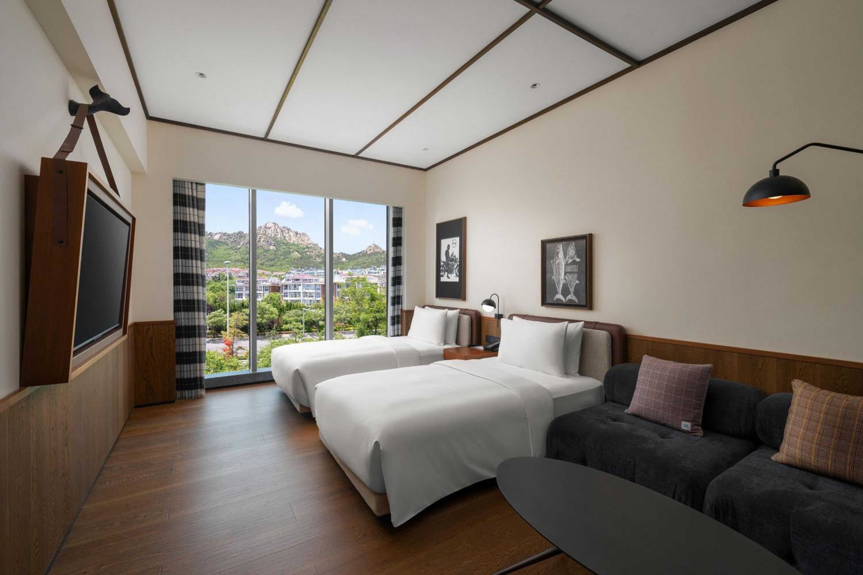Mountain View Twin Room		