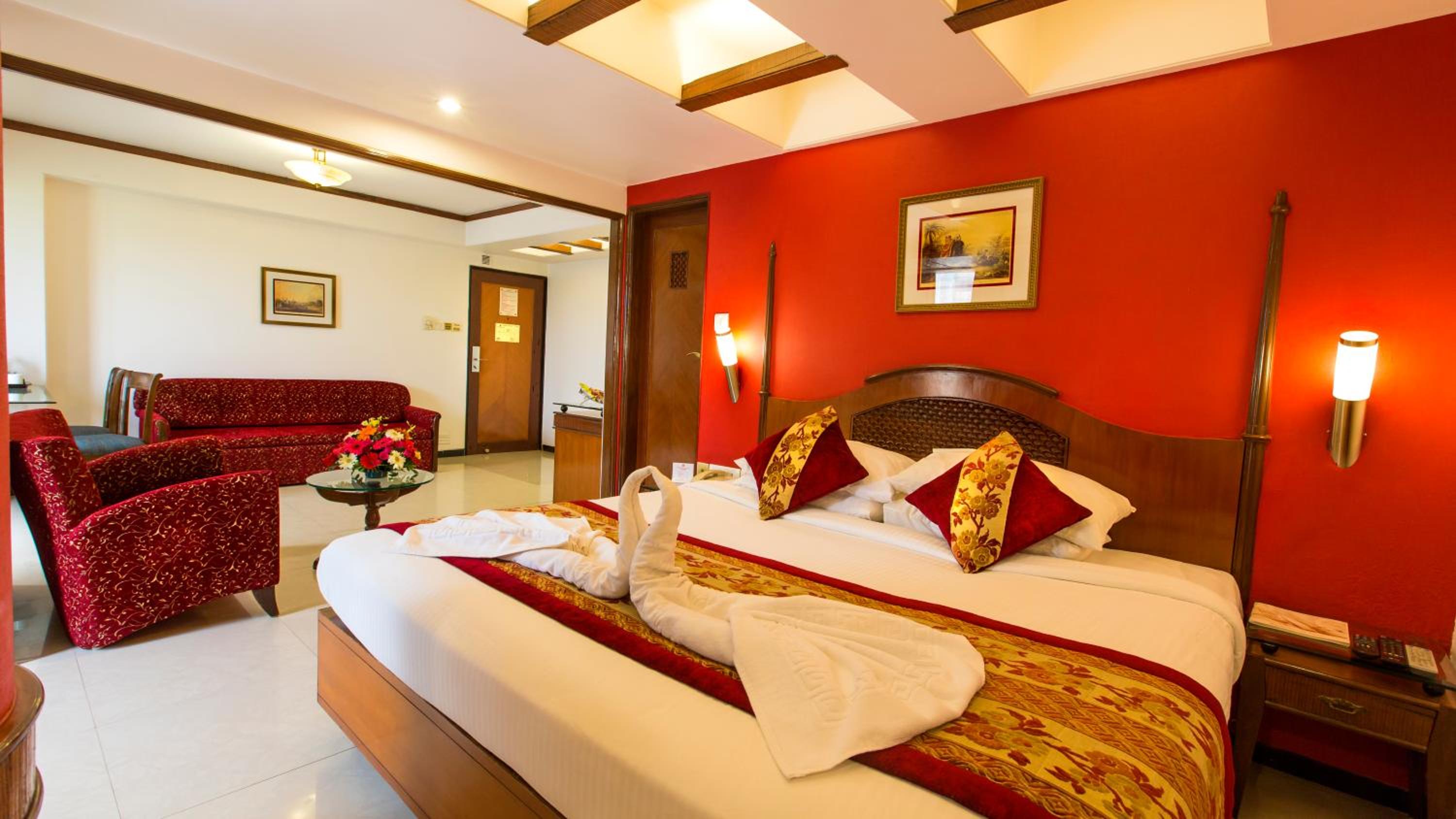 Suite - Photo 1