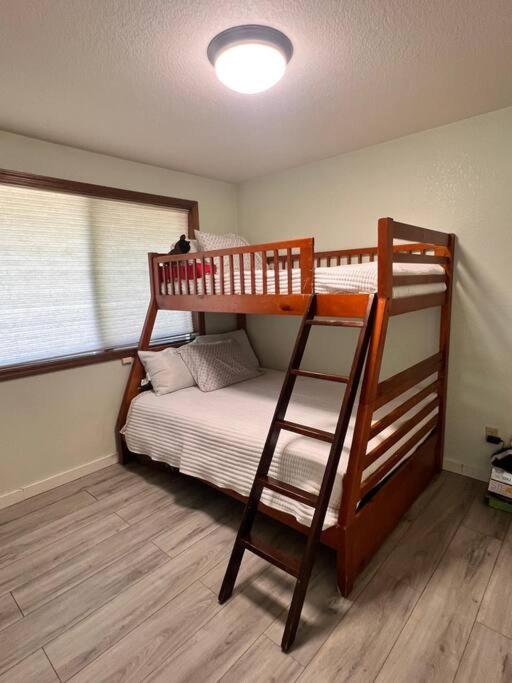 Three-Bedroom House photo 1