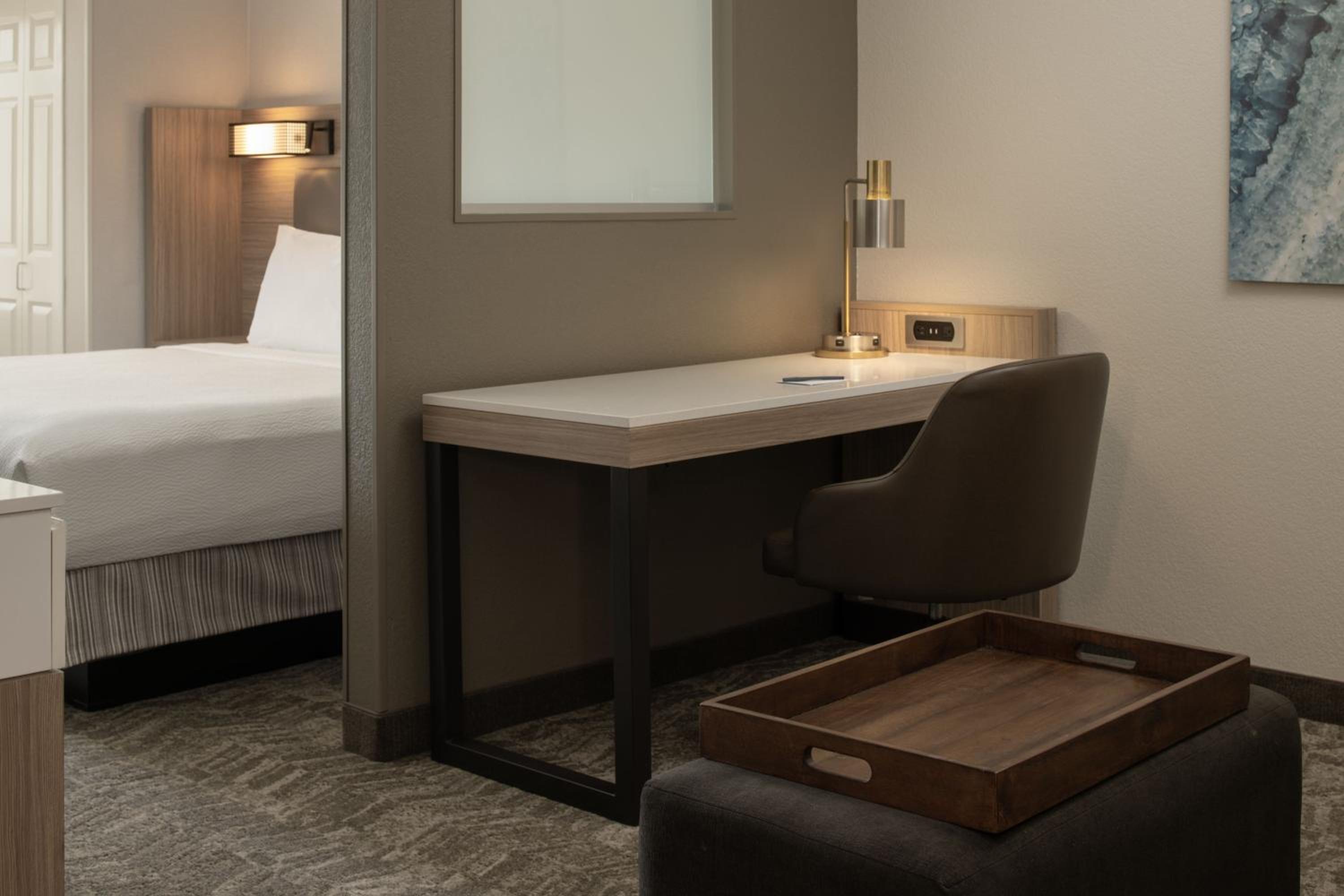 King Suite with Sofa Bed - Hearing Accessible photo 2