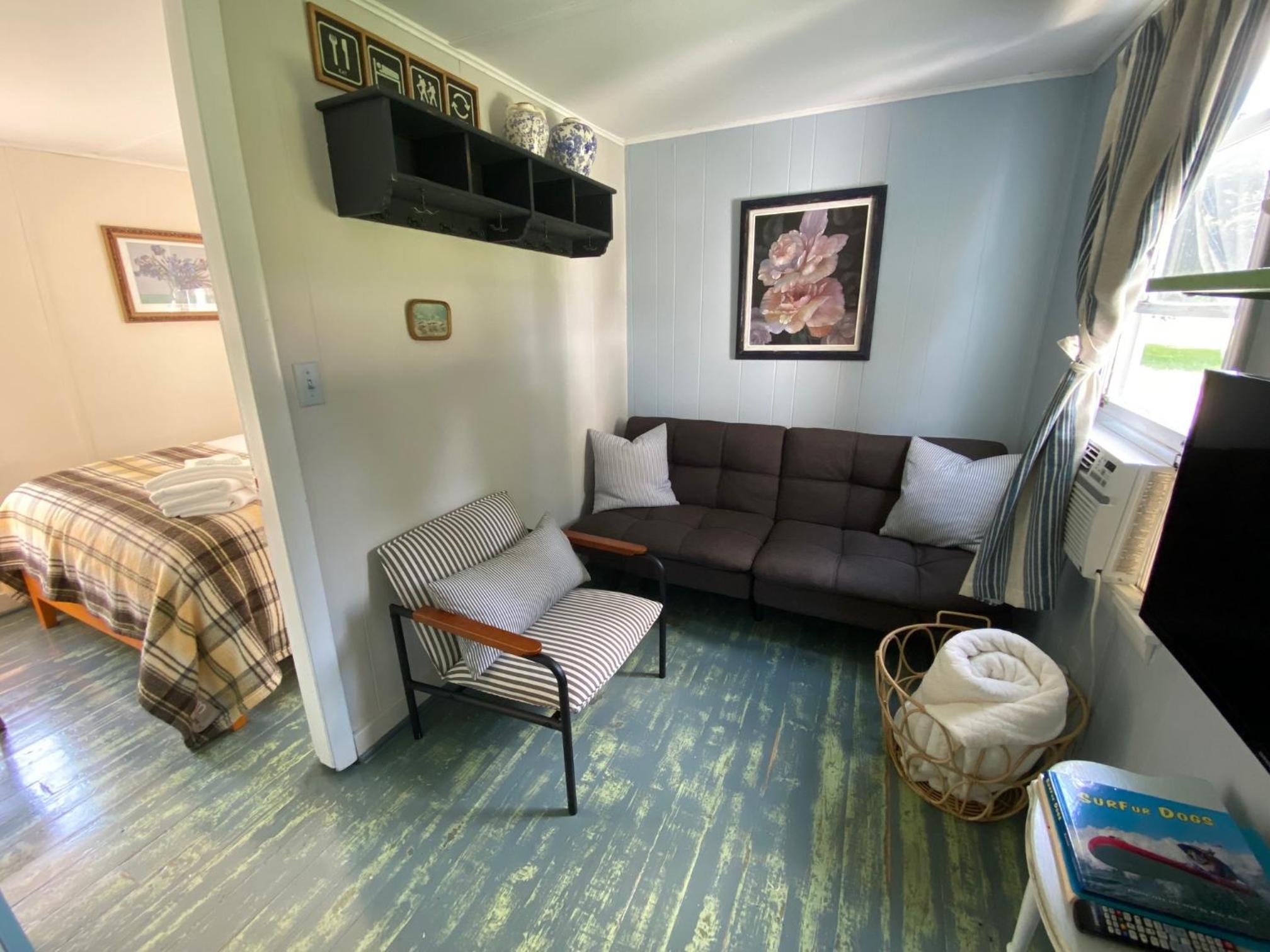 Two-Bedroom Cottage photo 1