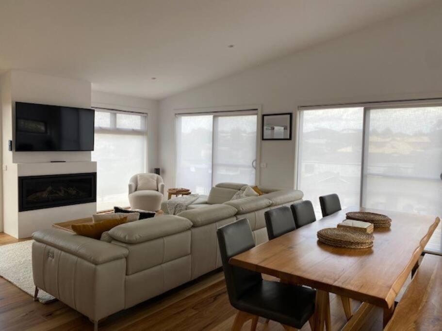 Four-Bedroom House photo 2