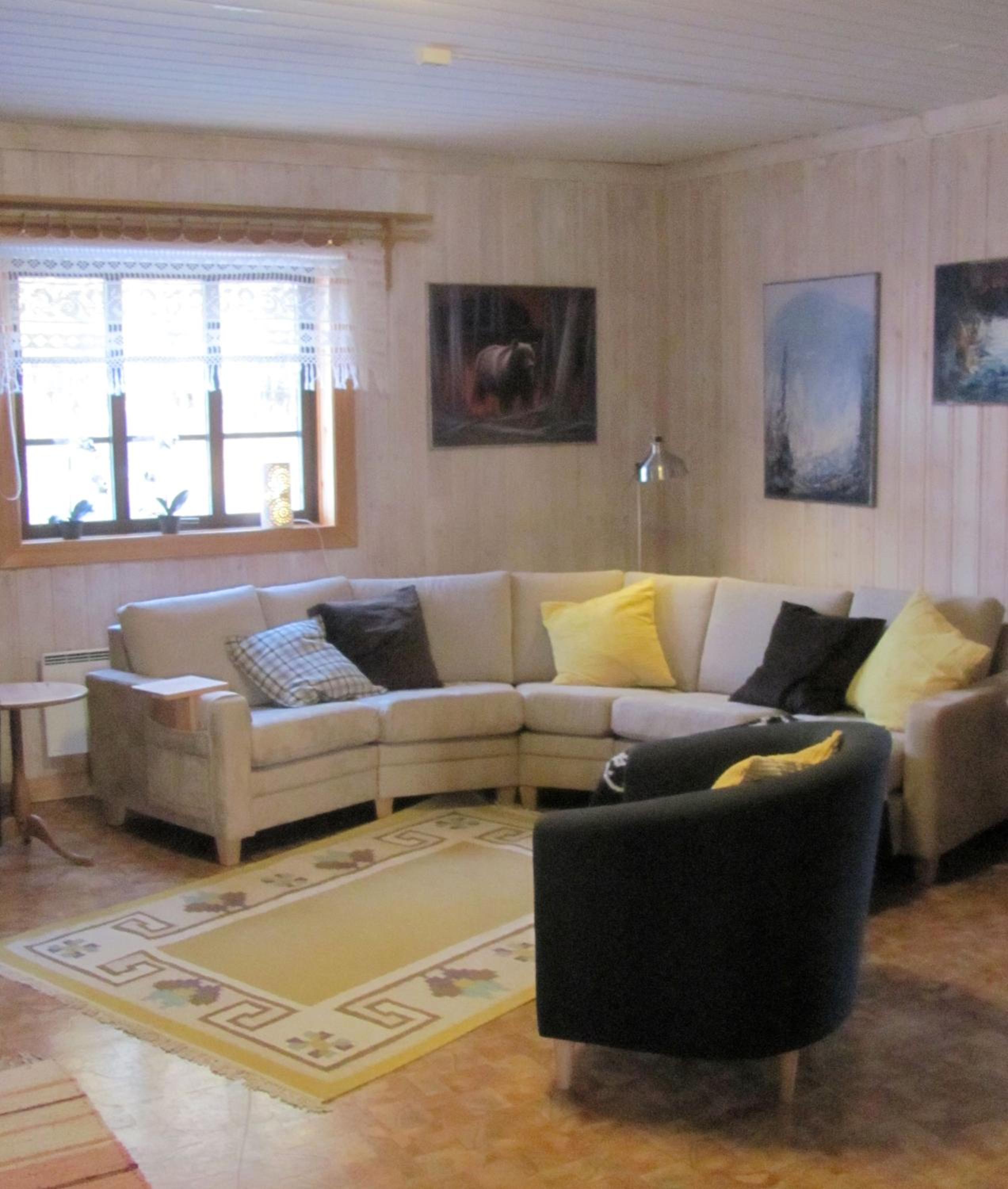 Three-Bedroom House photo 3